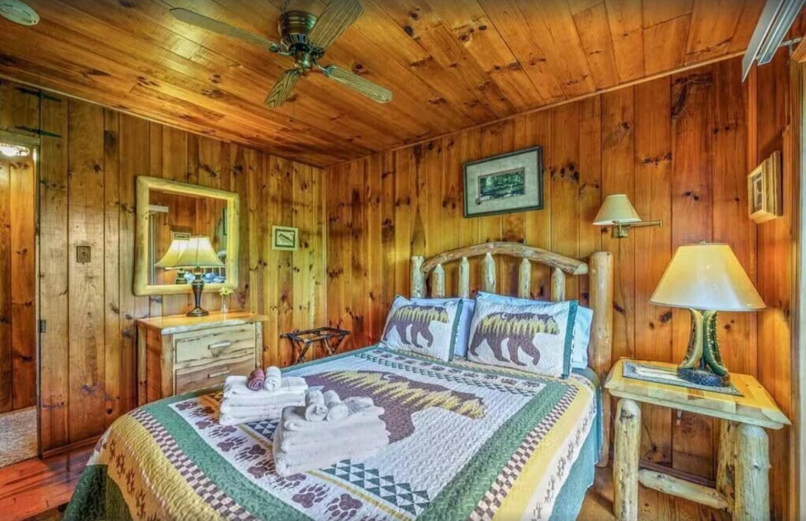 Little Greenbriar Lodge photo 37