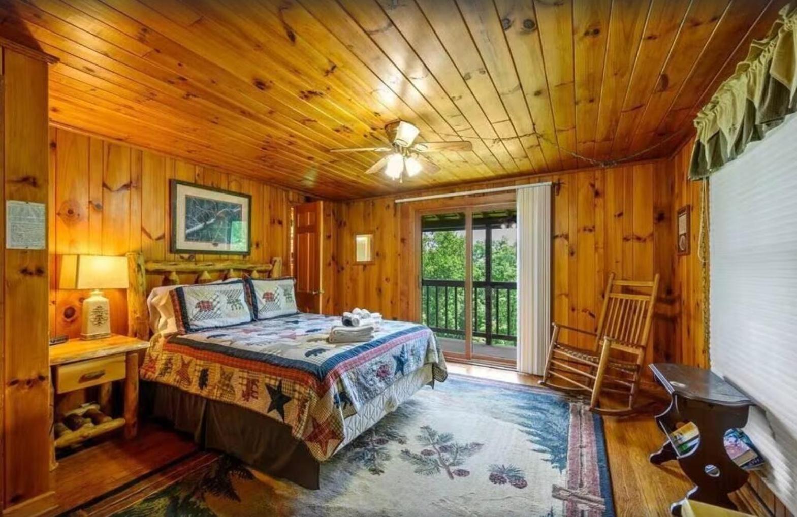 Little Greenbriar Lodge photo 42