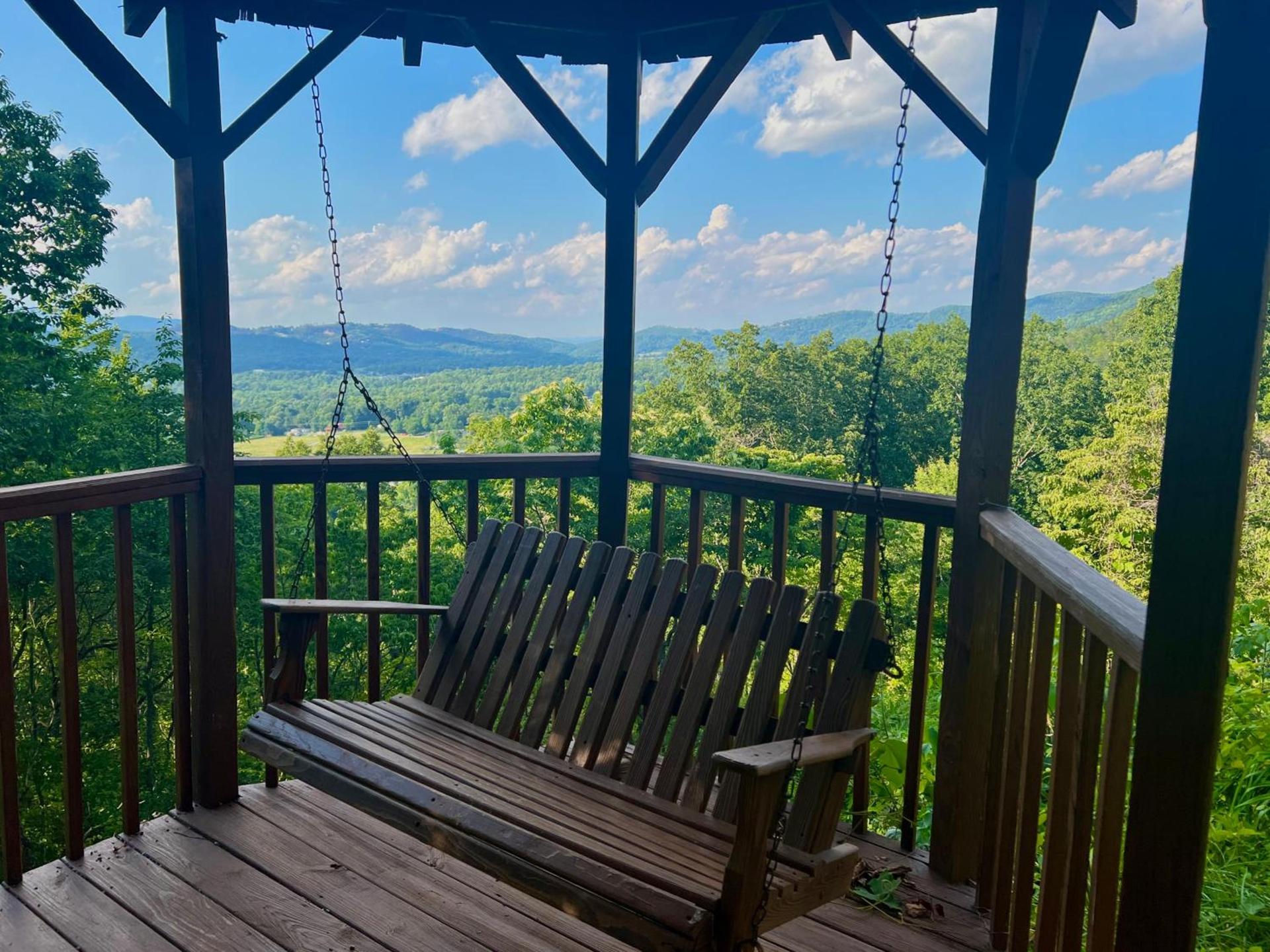 Little Greenbriar Lodge photo 44