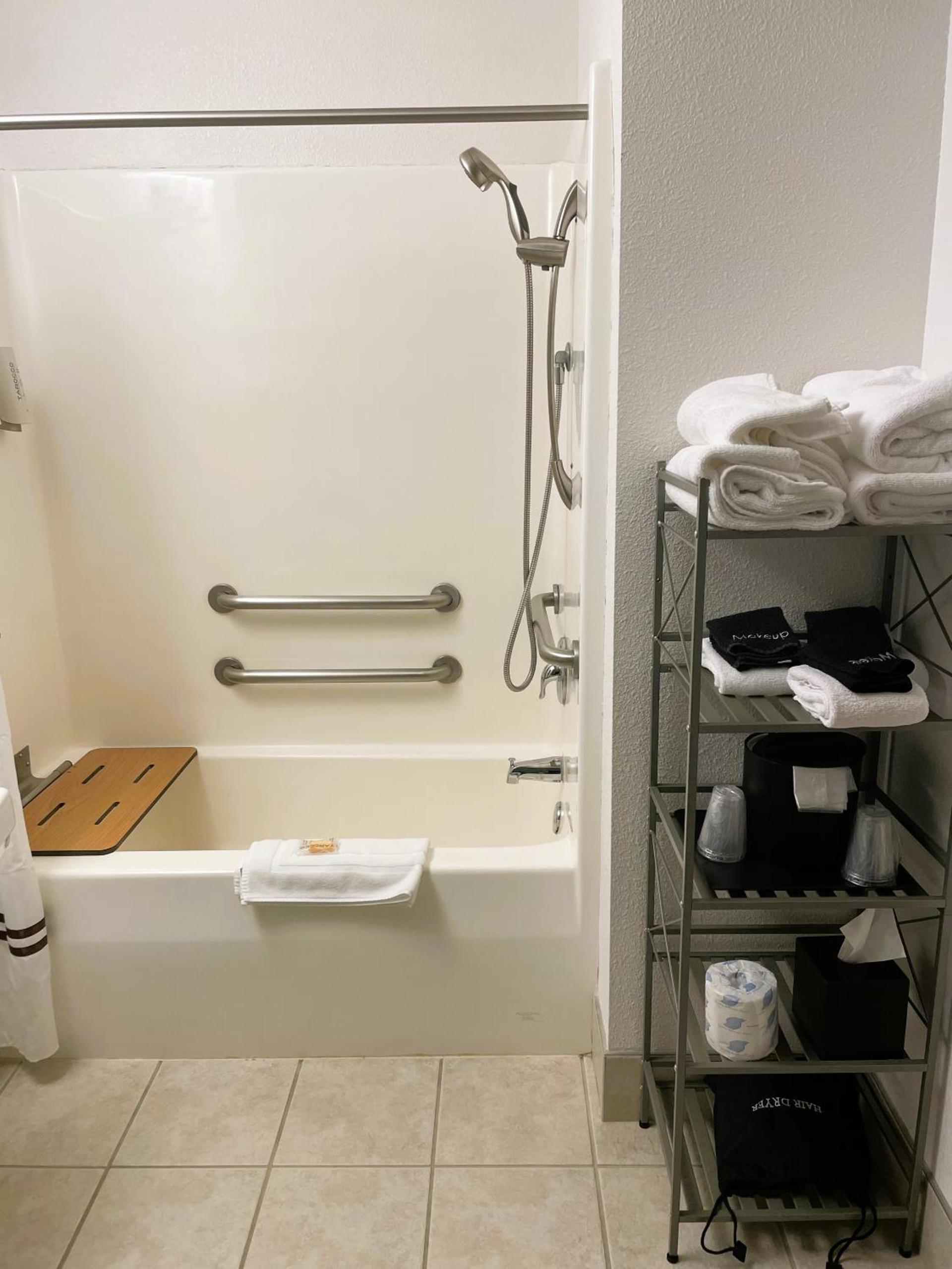 Boothill Inn and Suites photo 45