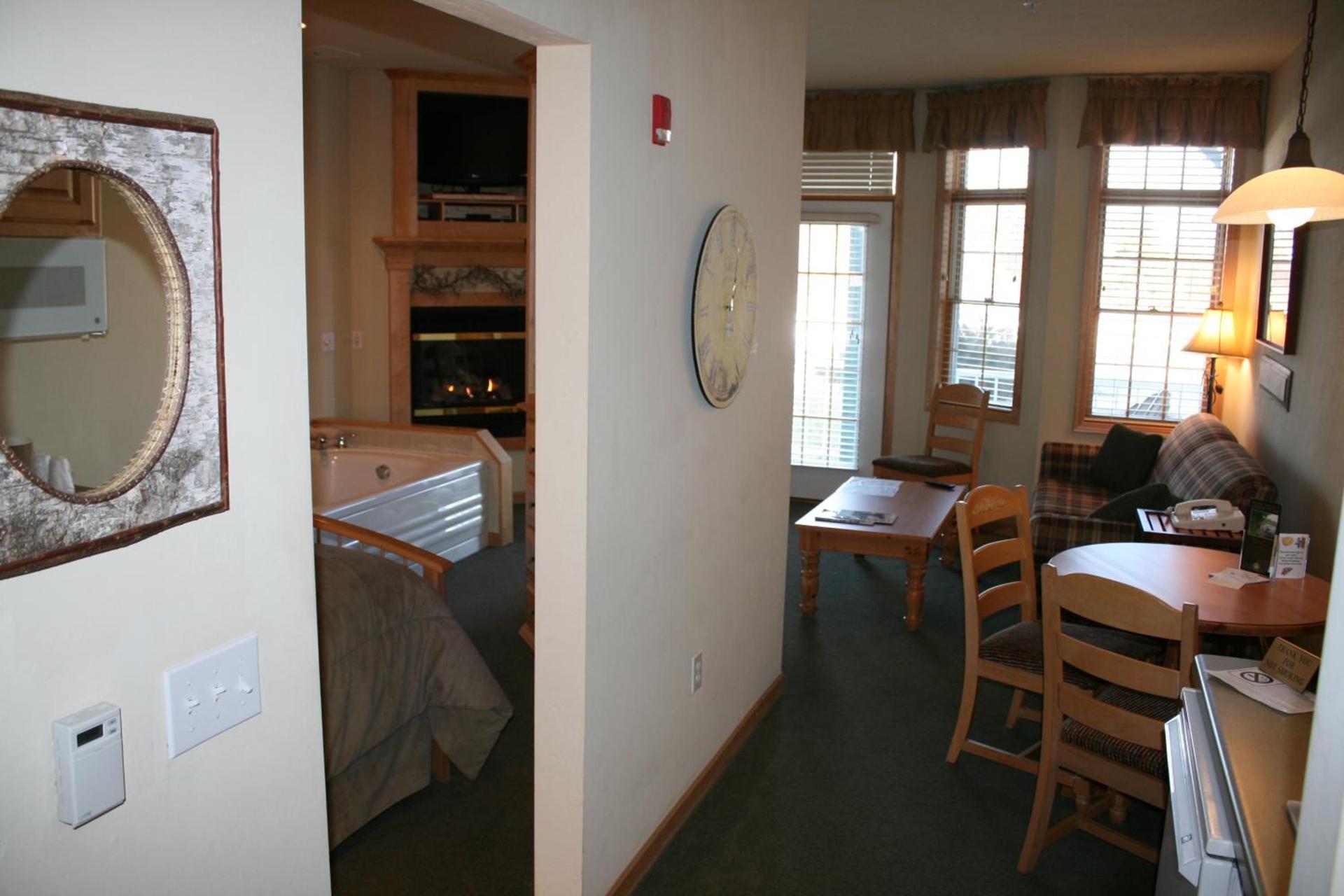 Birchwood Lodge photo 98