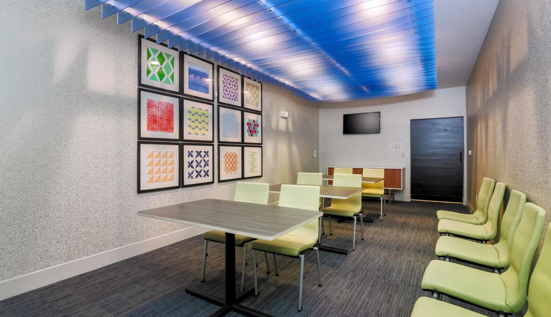 Holiday Inn Express Las Vegas Stadium Area by IHG photo 23