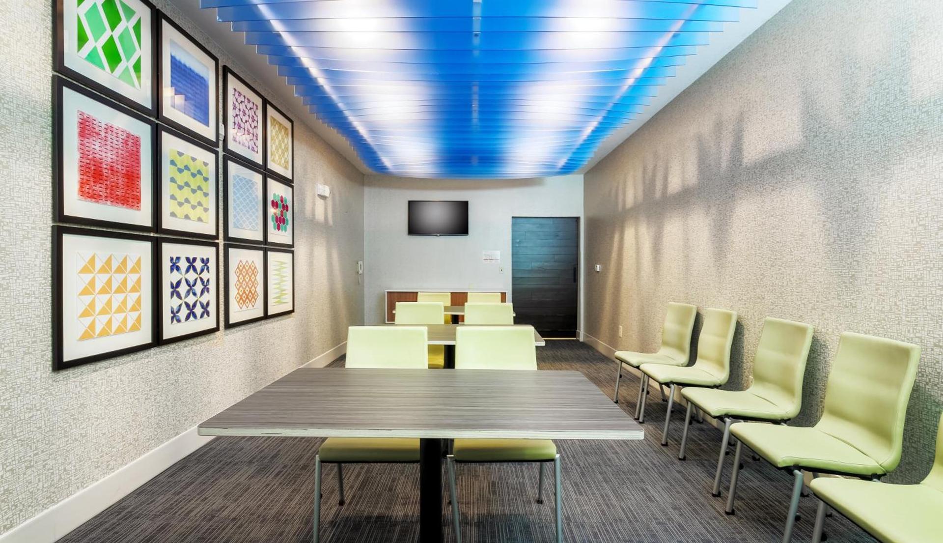 Holiday Inn Express Las Vegas Stadium Area by IHG photo 25