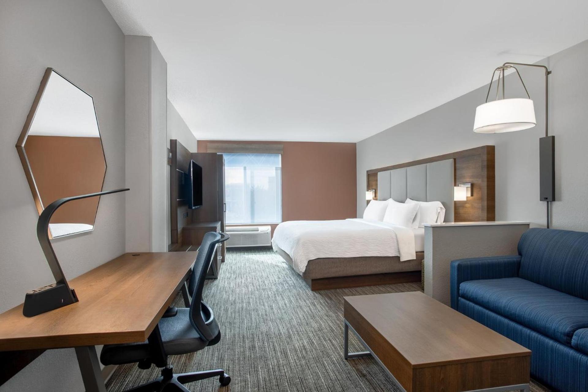 Holiday Inn Express & Suites Clinton by IHG photo 67
