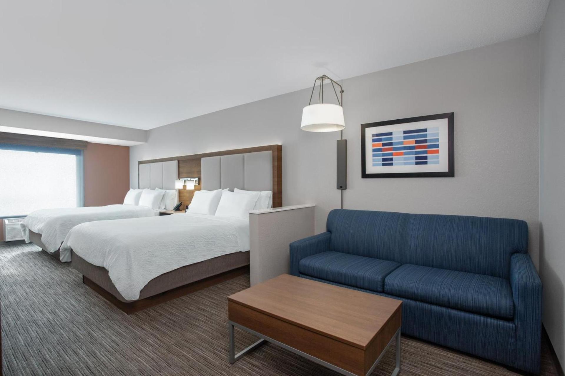 Holiday Inn Express & Suites Clinton by IHG photo 68