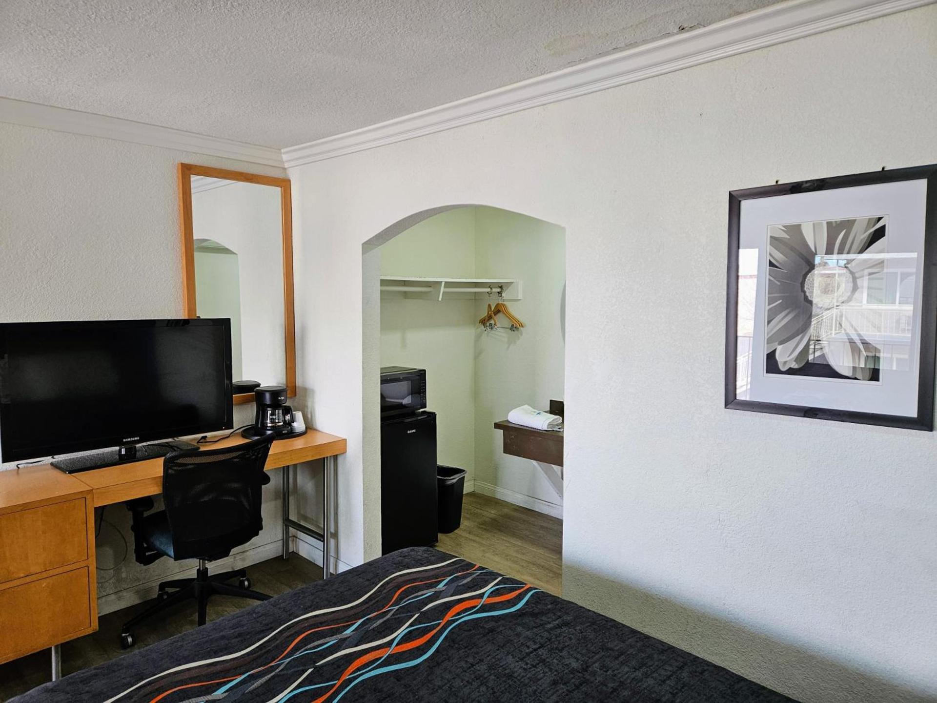 Hotel Ridgecrest An Extended Stay Studio photo 23