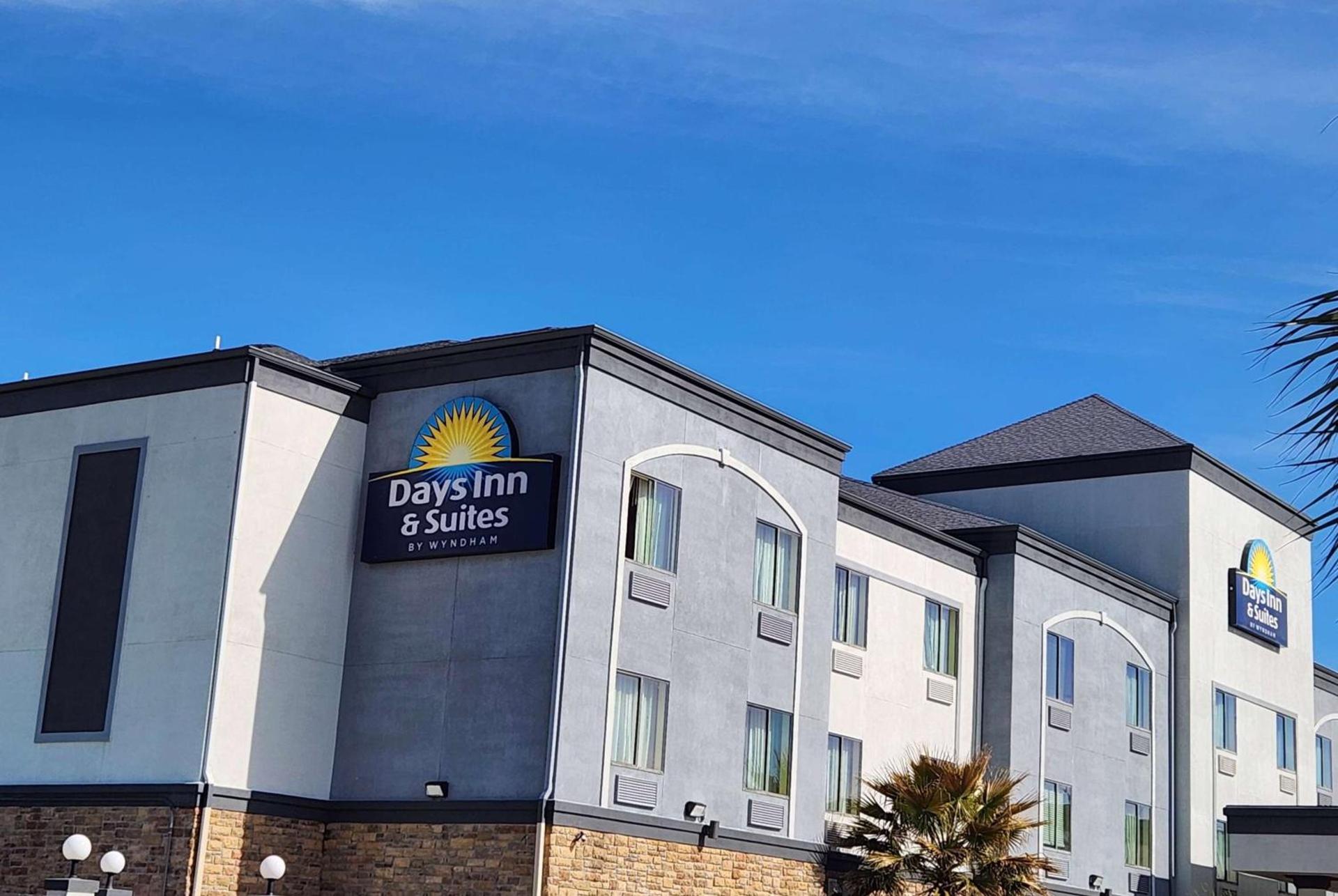 Days Inn & Suites by Wyndham Houston / West Energy Corridor photo 4