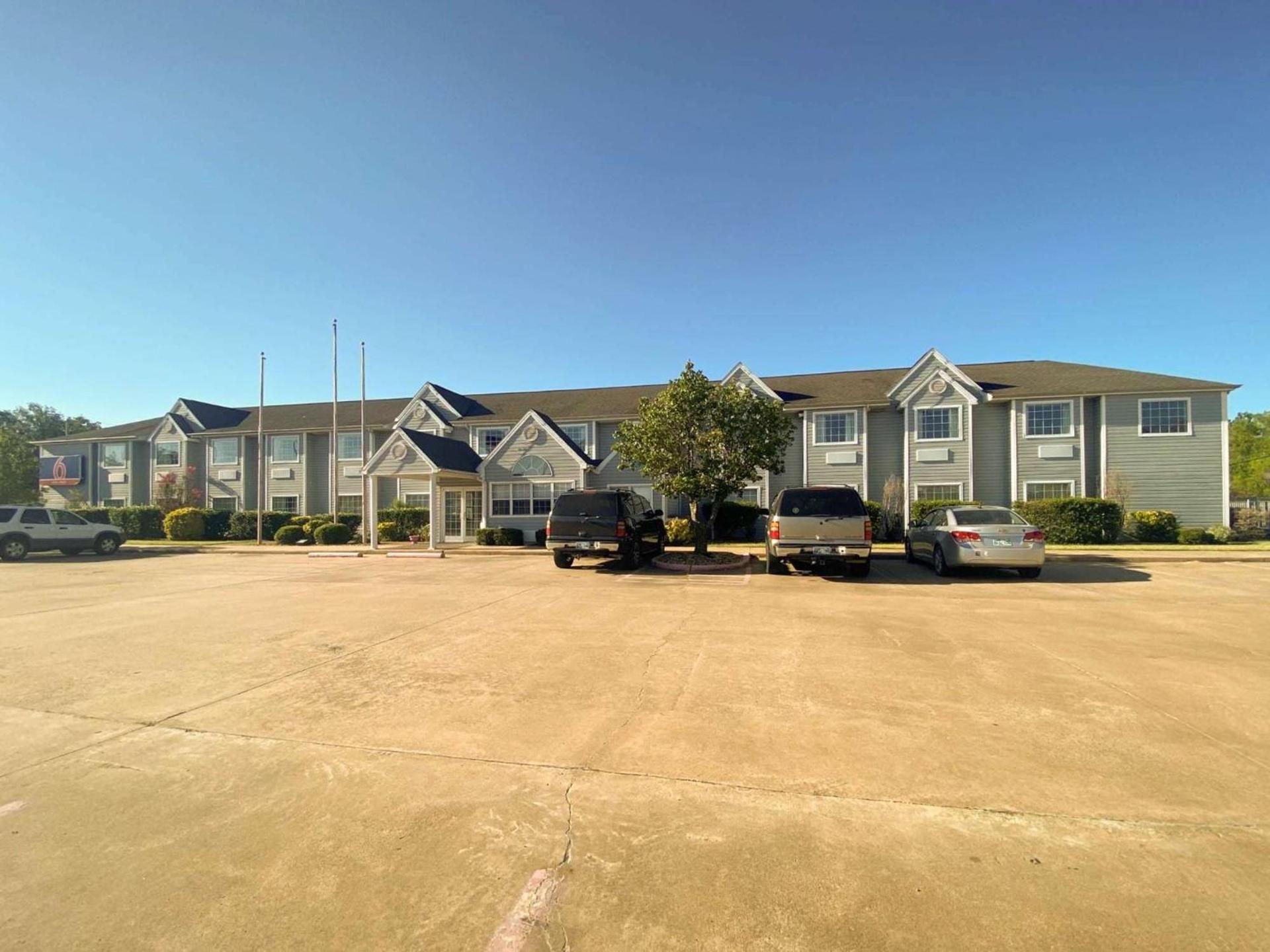 Motel 6 McAlester OK - South photo 2