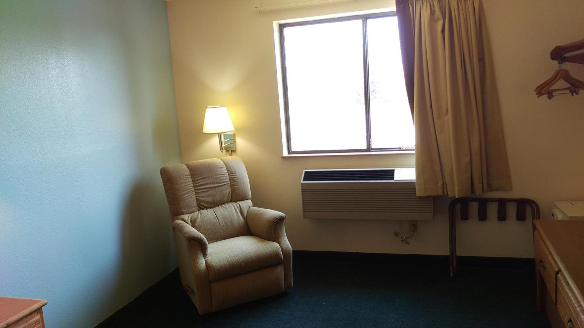 Super 8 by Wyndham Thurmont photo 23