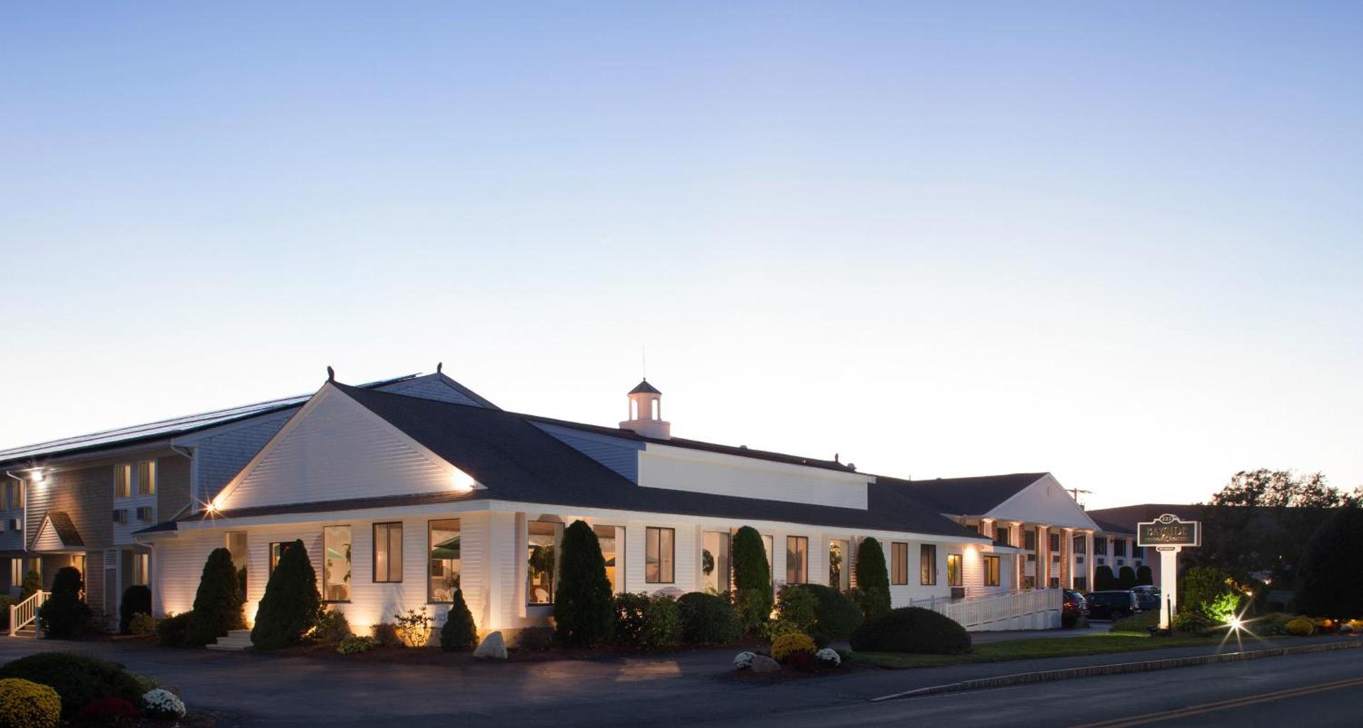 Bayside Resort Hotel — hotel in West Yarmouth