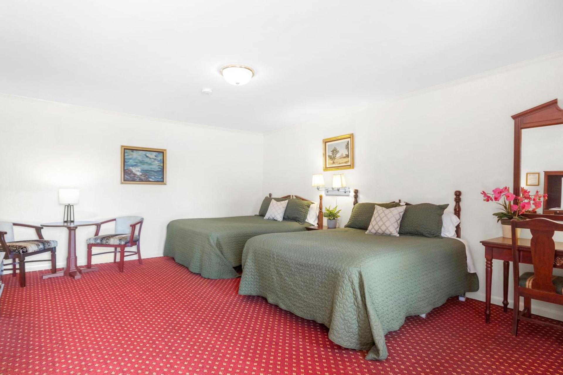 Blue Spruce Inn & Suites photo 7