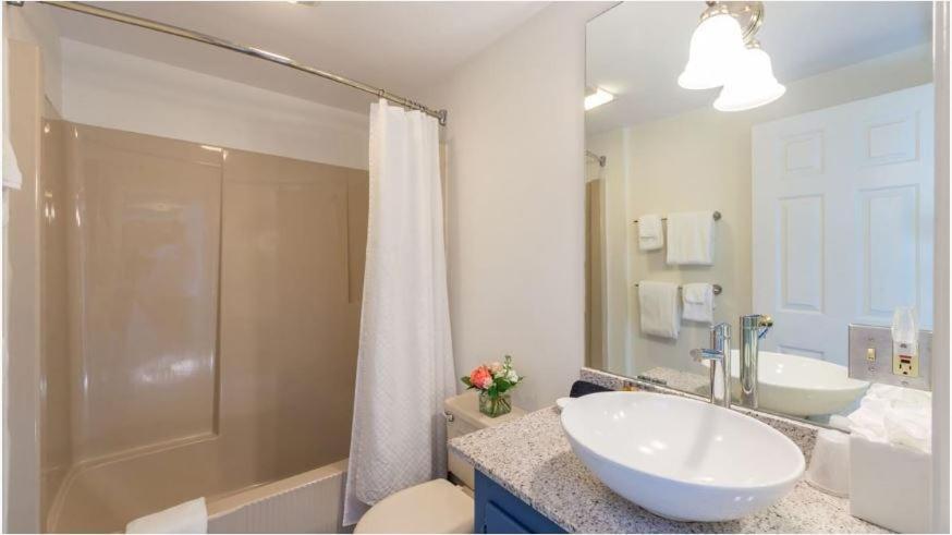 Breakwater Inn photo 25