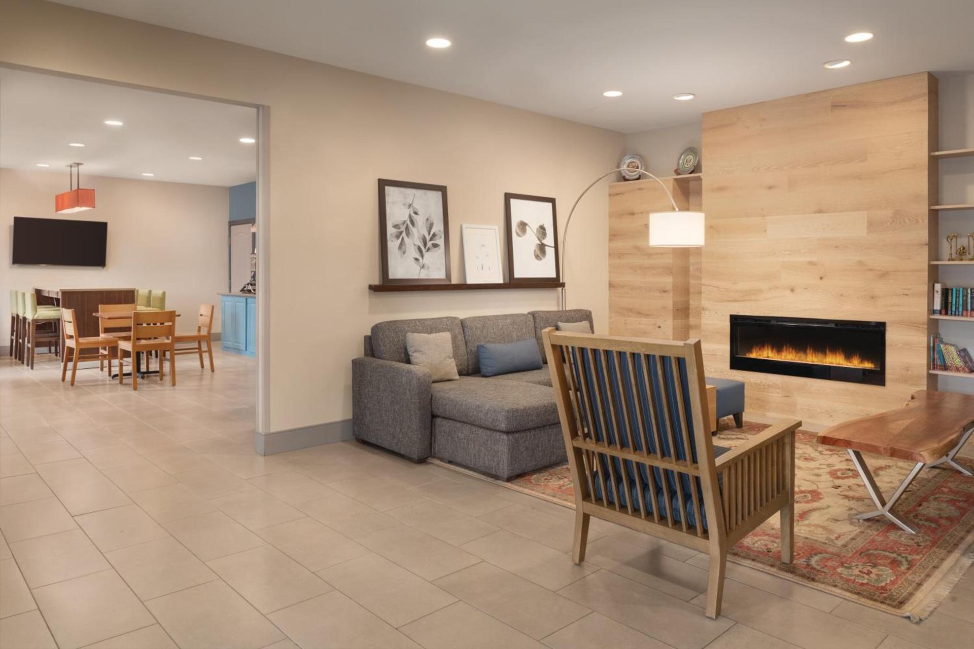 Country Inn & Suites by Radisson, Valparaiso, IN photo 30