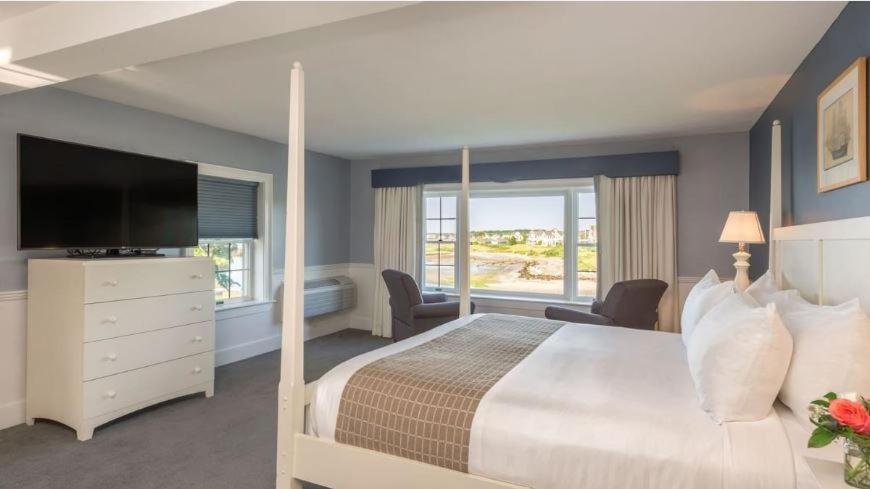 Breakwater Inn photo 20
