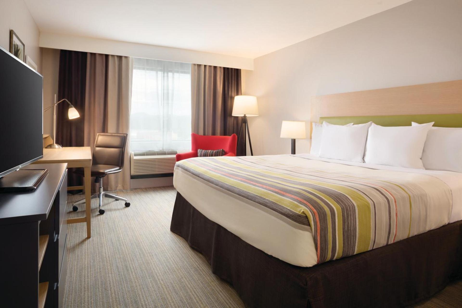 Country Inn & Suites by Radisson, Valparaiso, IN photo 35