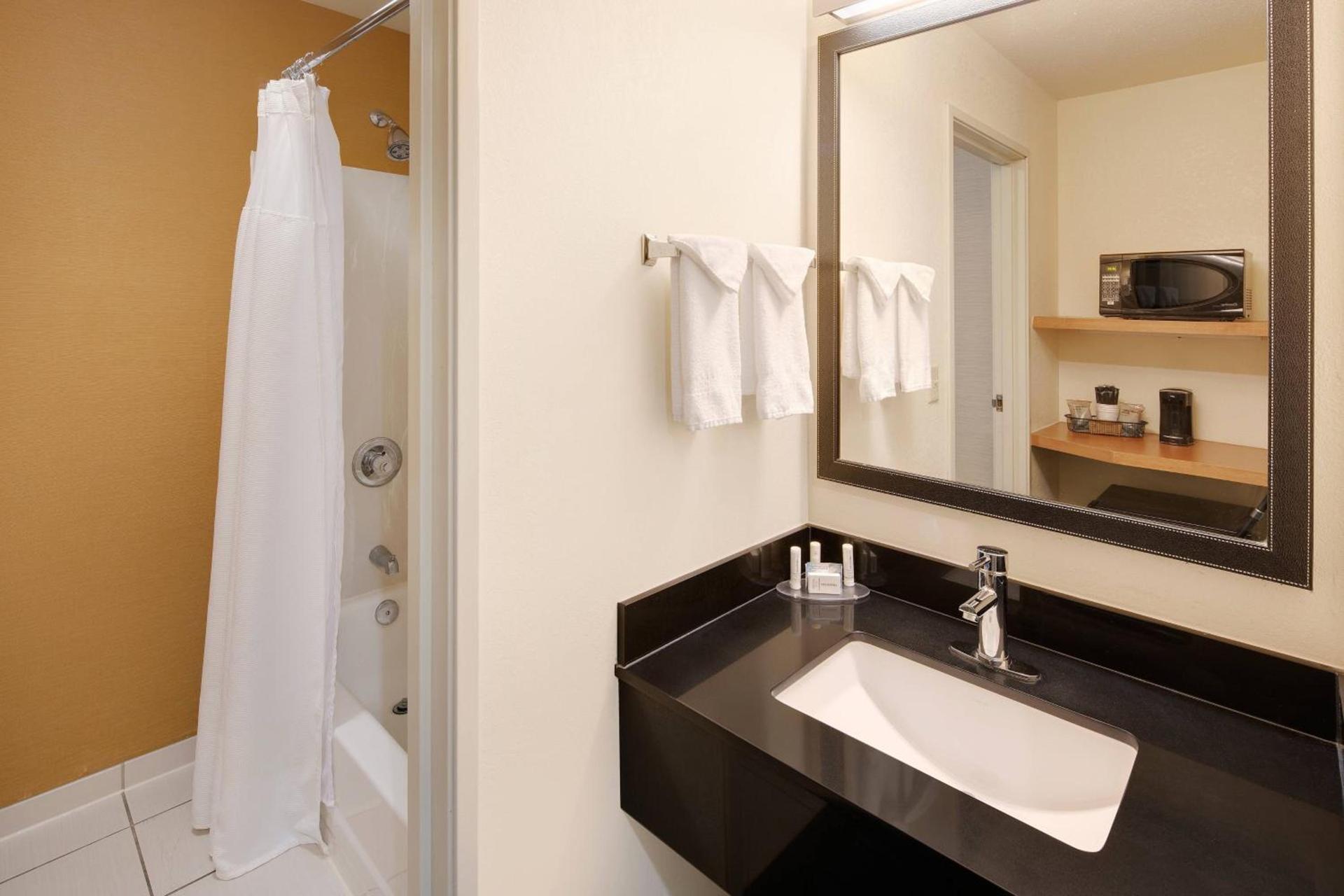 Fairfield Inn & Suites Indianapolis Airport photo 12