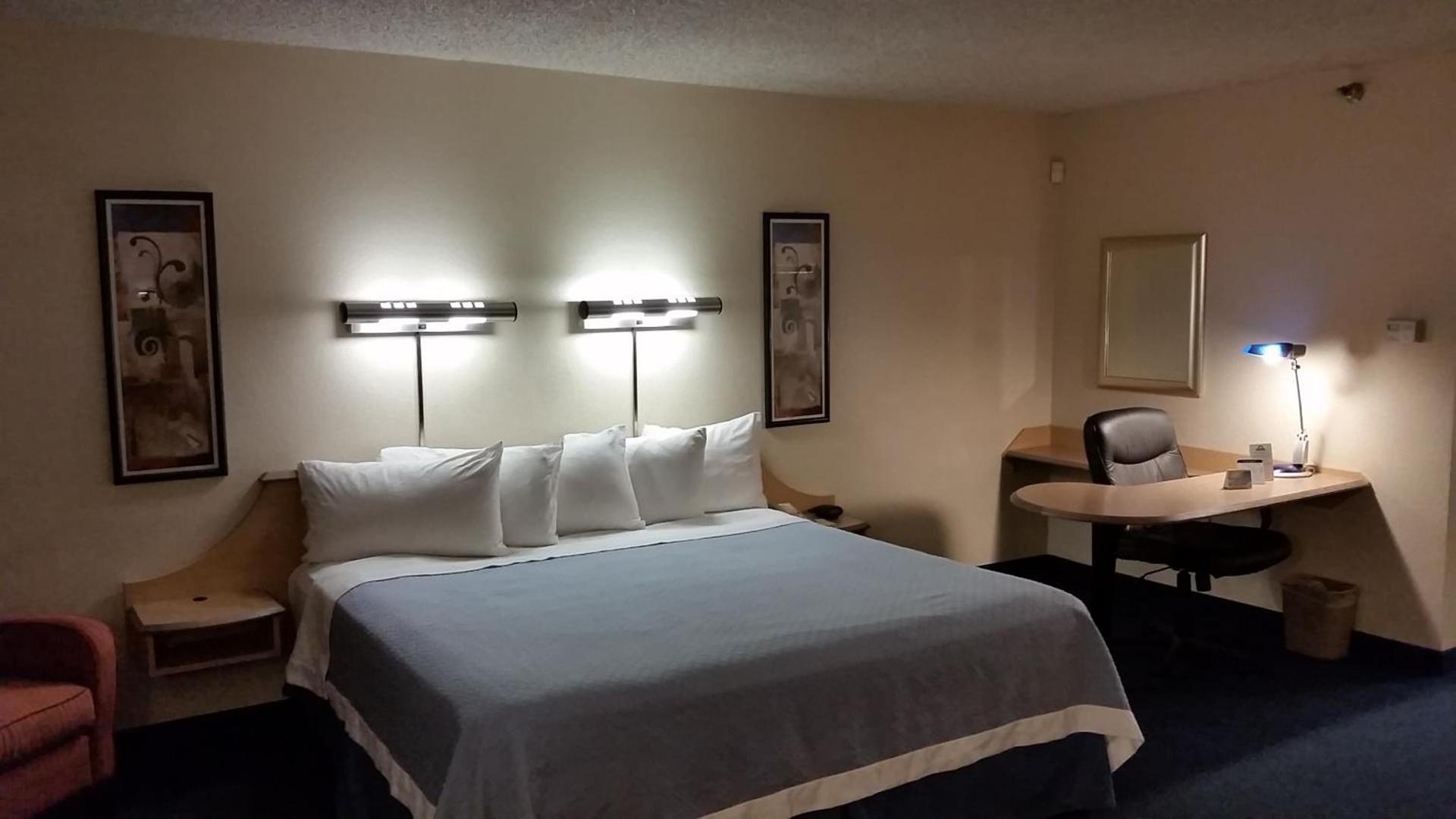 Days Inn by Wyndham Buena Park Anaheim photo 19