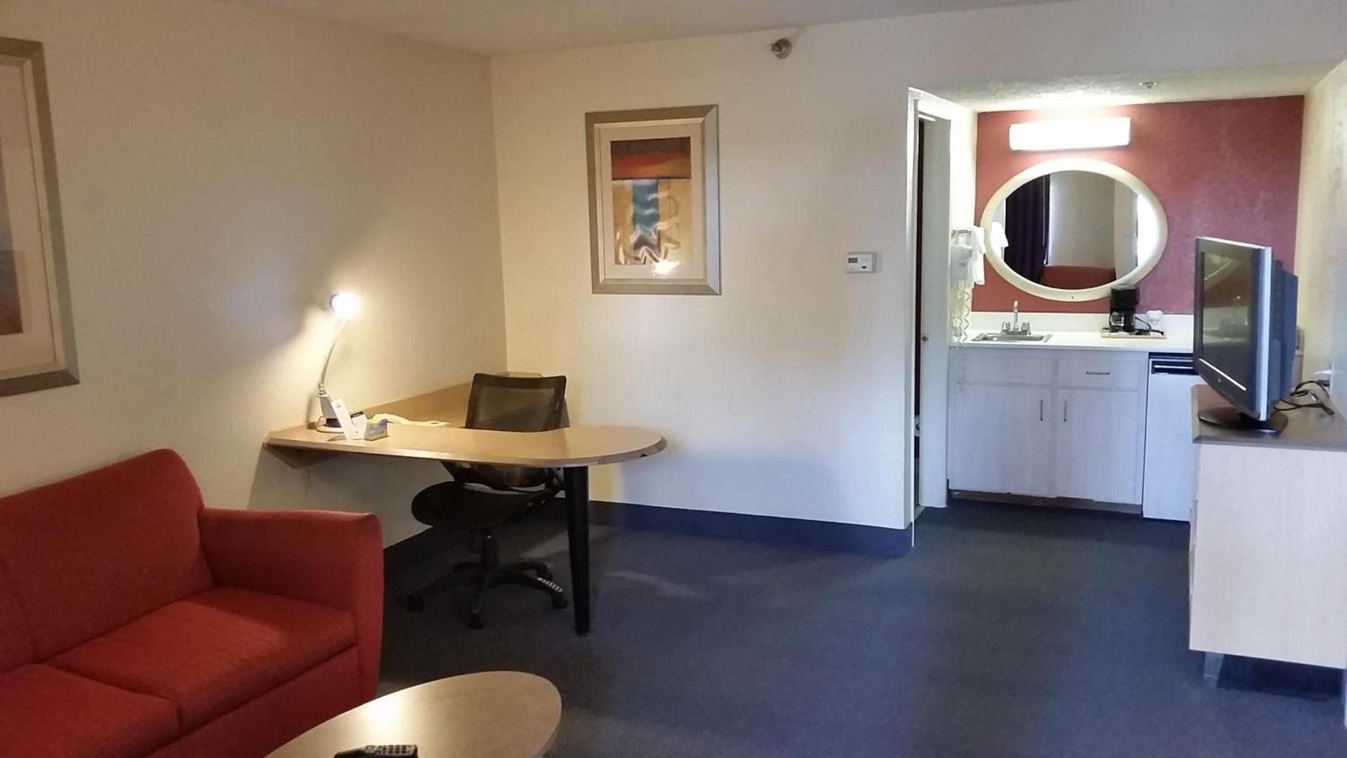 Days Inn by Wyndham Buena Park Anaheim photo 34