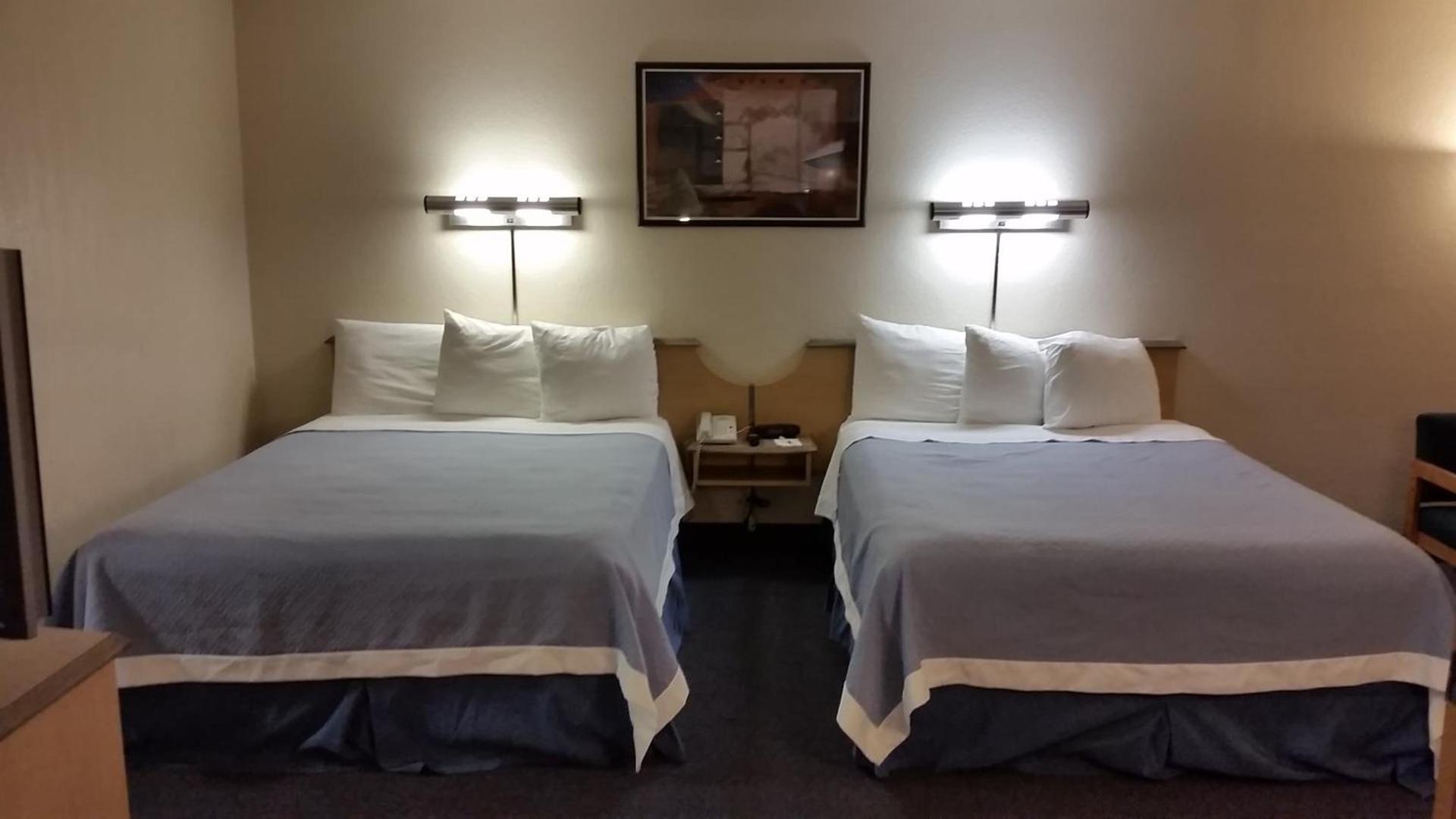 Days Inn by Wyndham Buena Park Anaheim photo 36