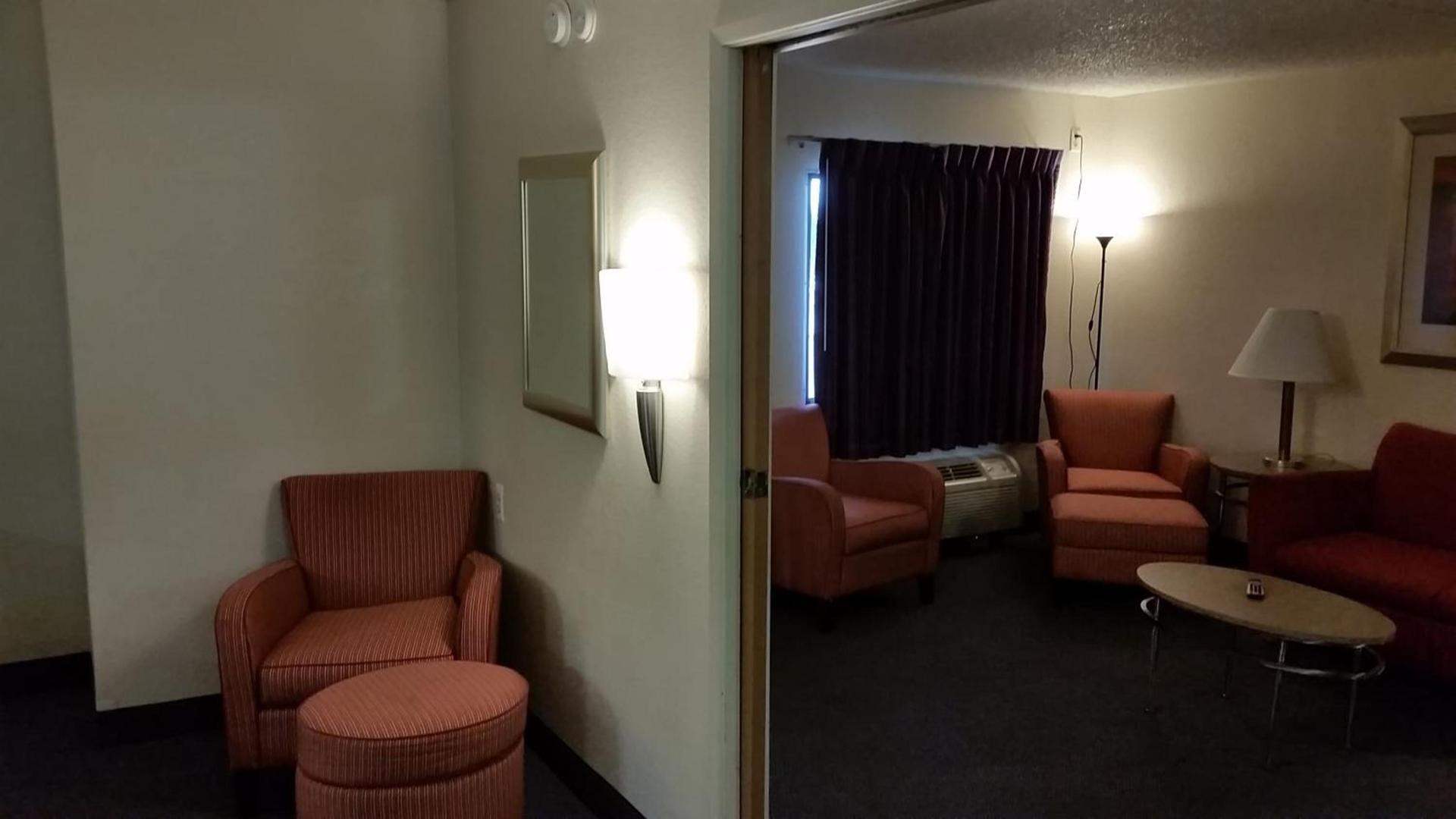 Days Inn by Wyndham Buena Park Anaheim photo 40