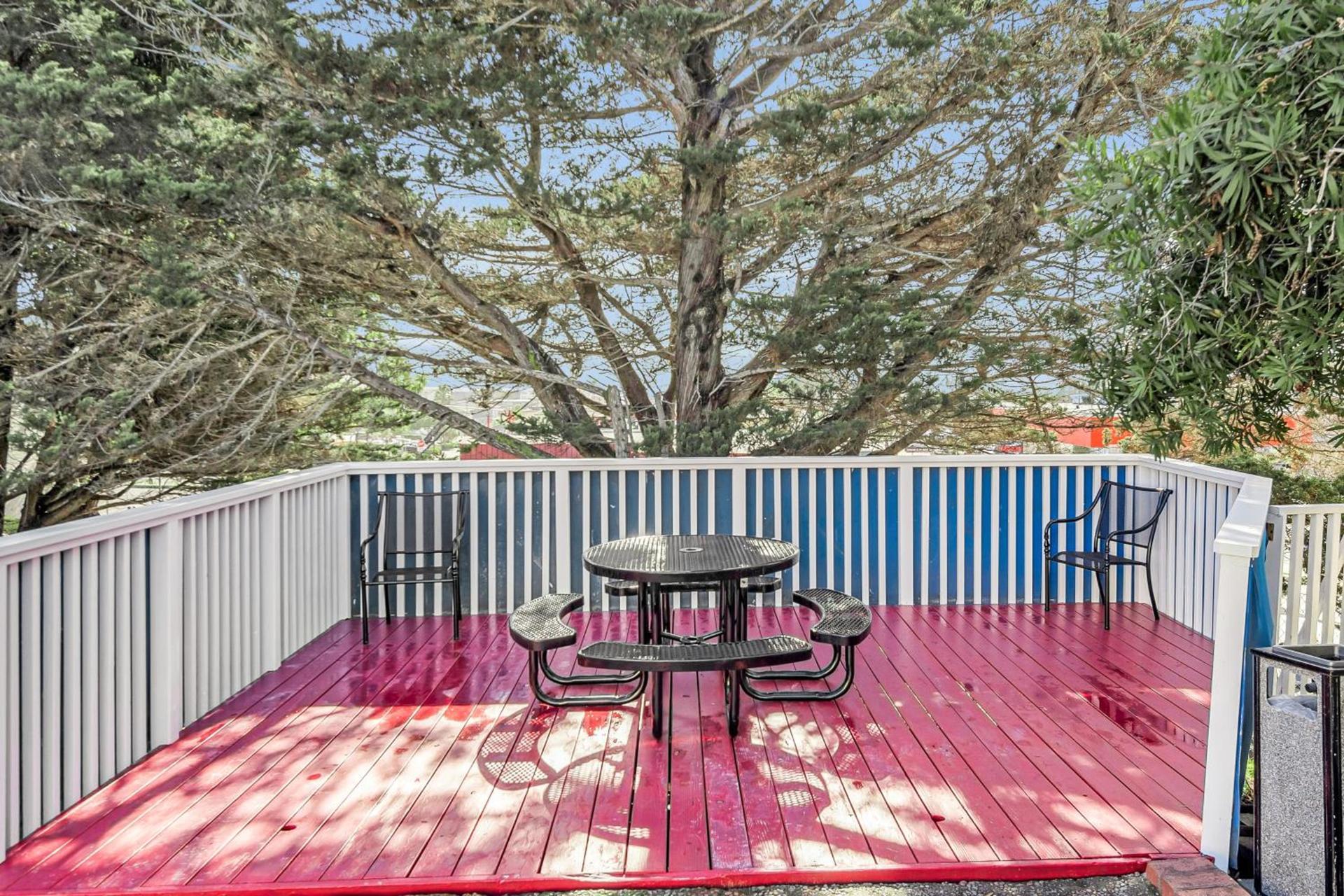 Bay Breeze Inn photo 48