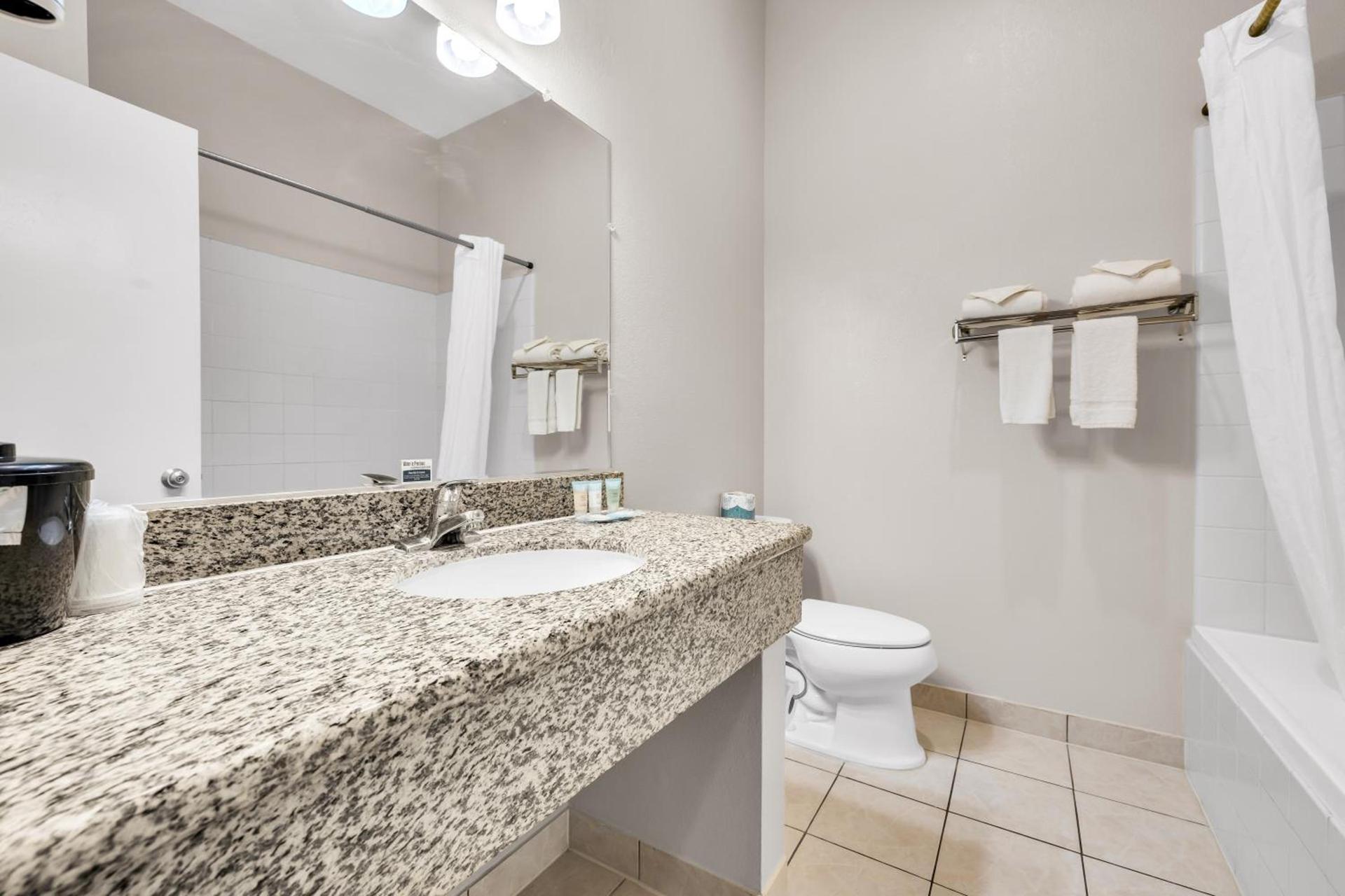 Bay Breeze Inn photo 49
