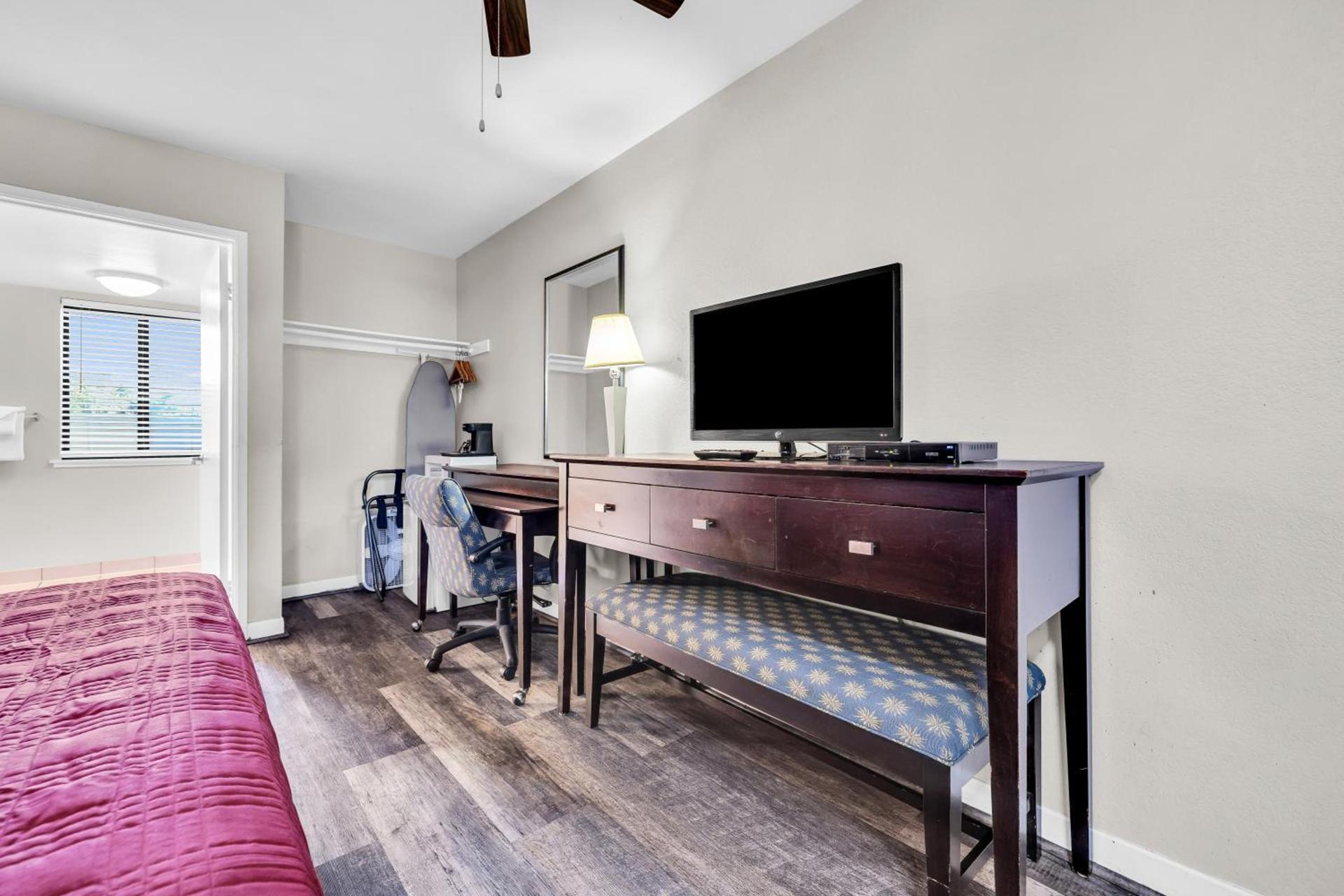 Bay Breeze Inn photo 52