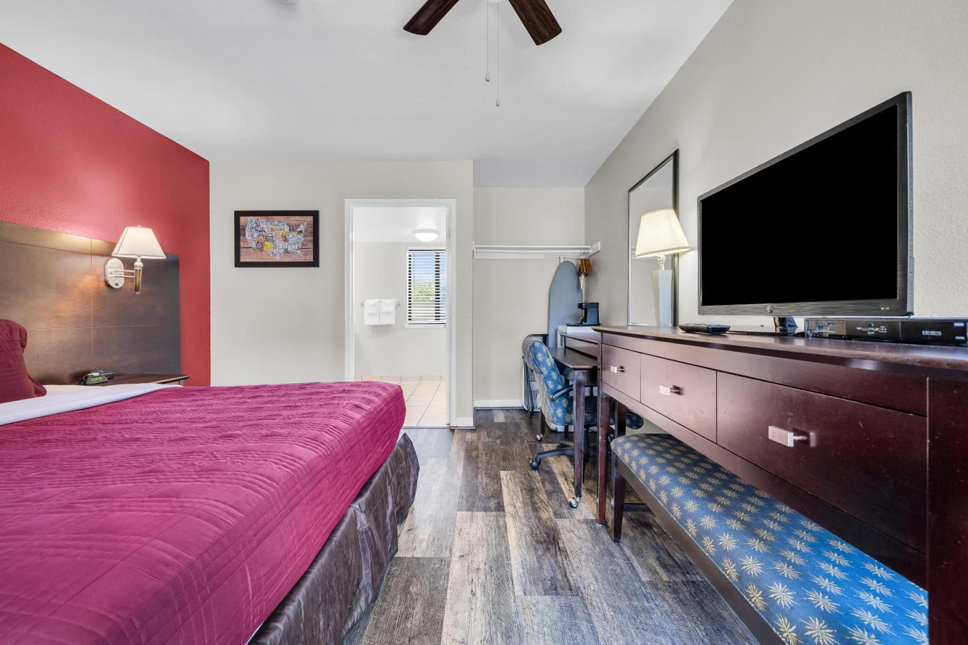 Bay Breeze Inn photo 9