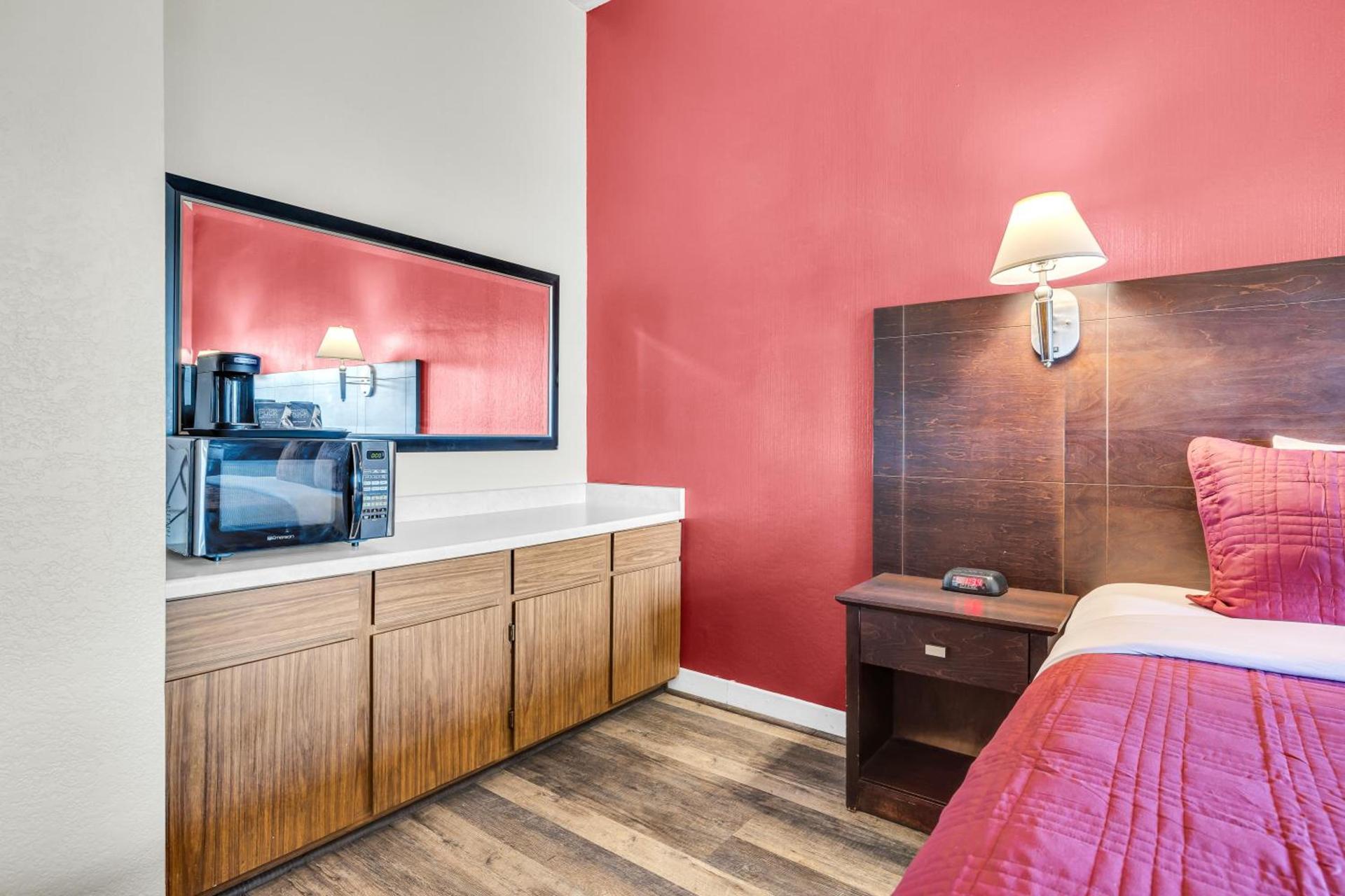 Bay Breeze Inn photo 53