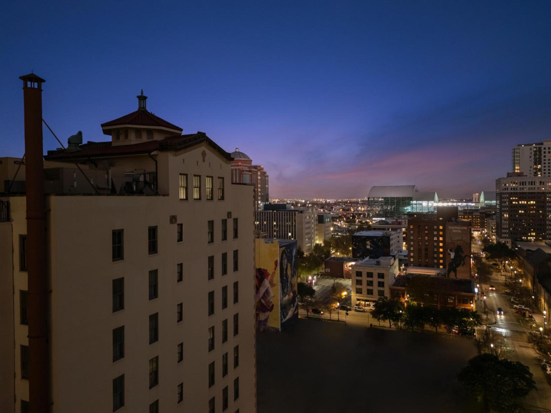 Moxy Houston Downtown photo 16