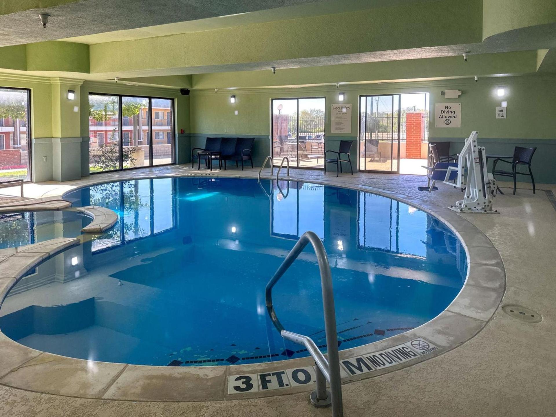 Holiday Inn Express Hotel & Suites Ennis by IHG photo 38