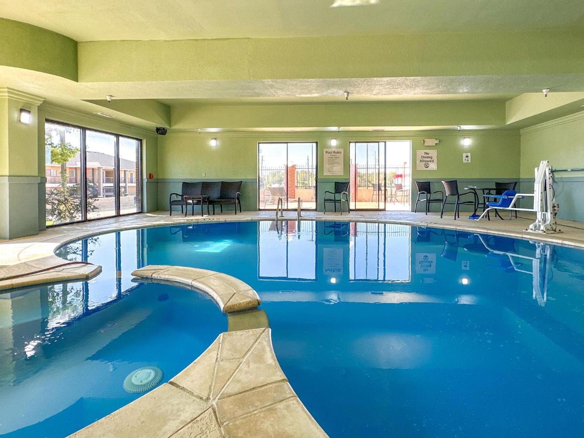 Holiday Inn Express Hotel & Suites Ennis by IHG photo 39