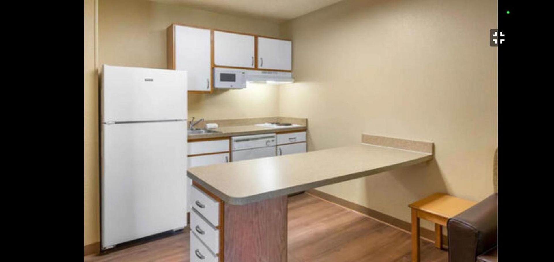 MainStay Suites Raleigh North photo 11