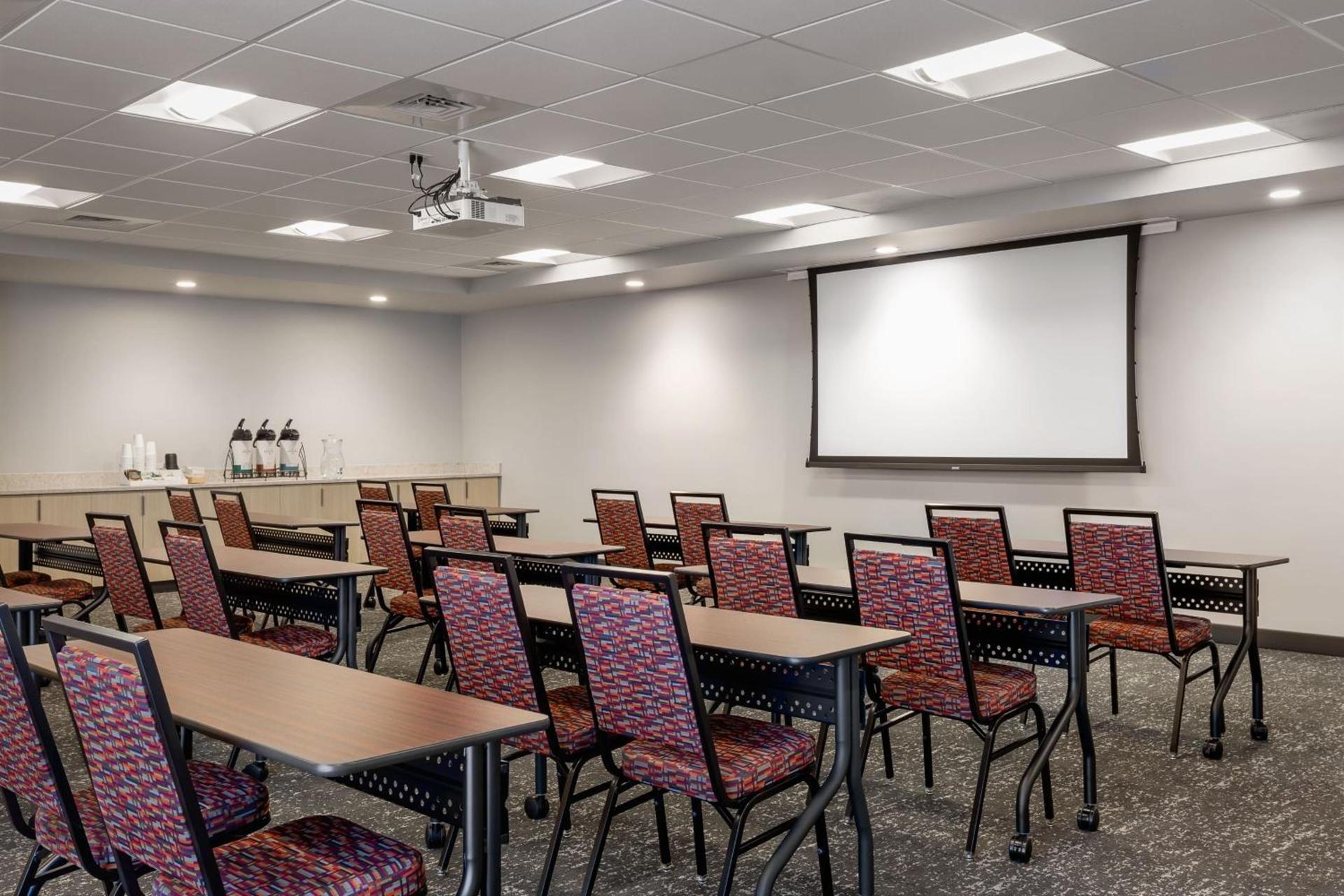 TownePlace Suites by Marriott Iron Mountain photo 38