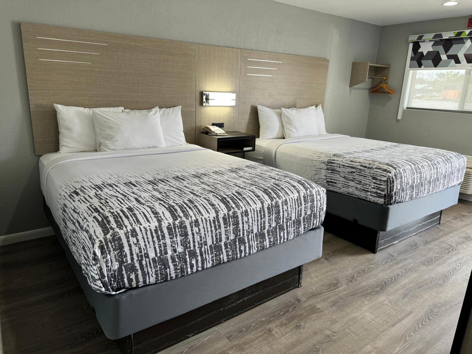 Copper Manor Motel photo 18
