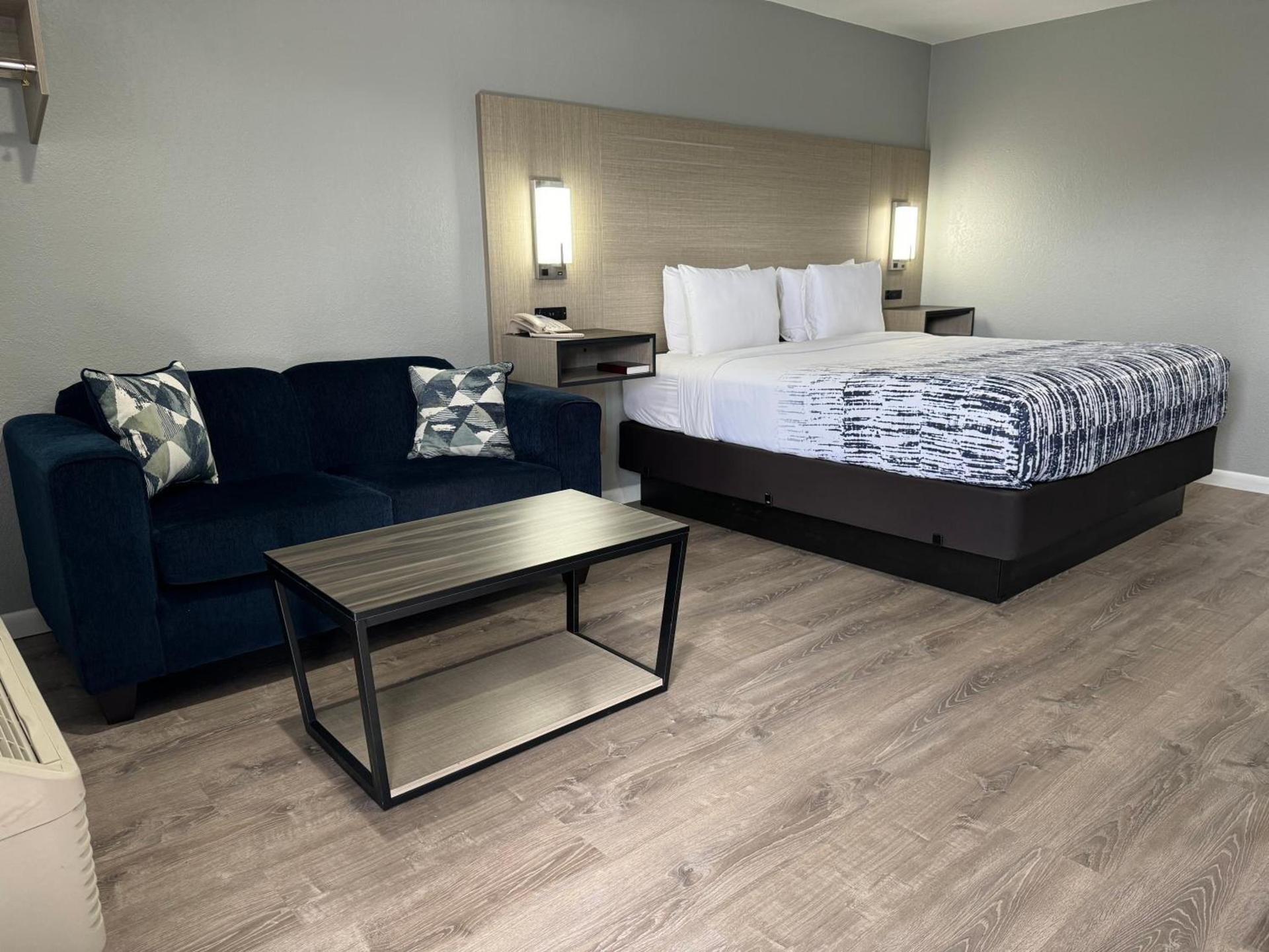 Copper Manor Motel photo 14