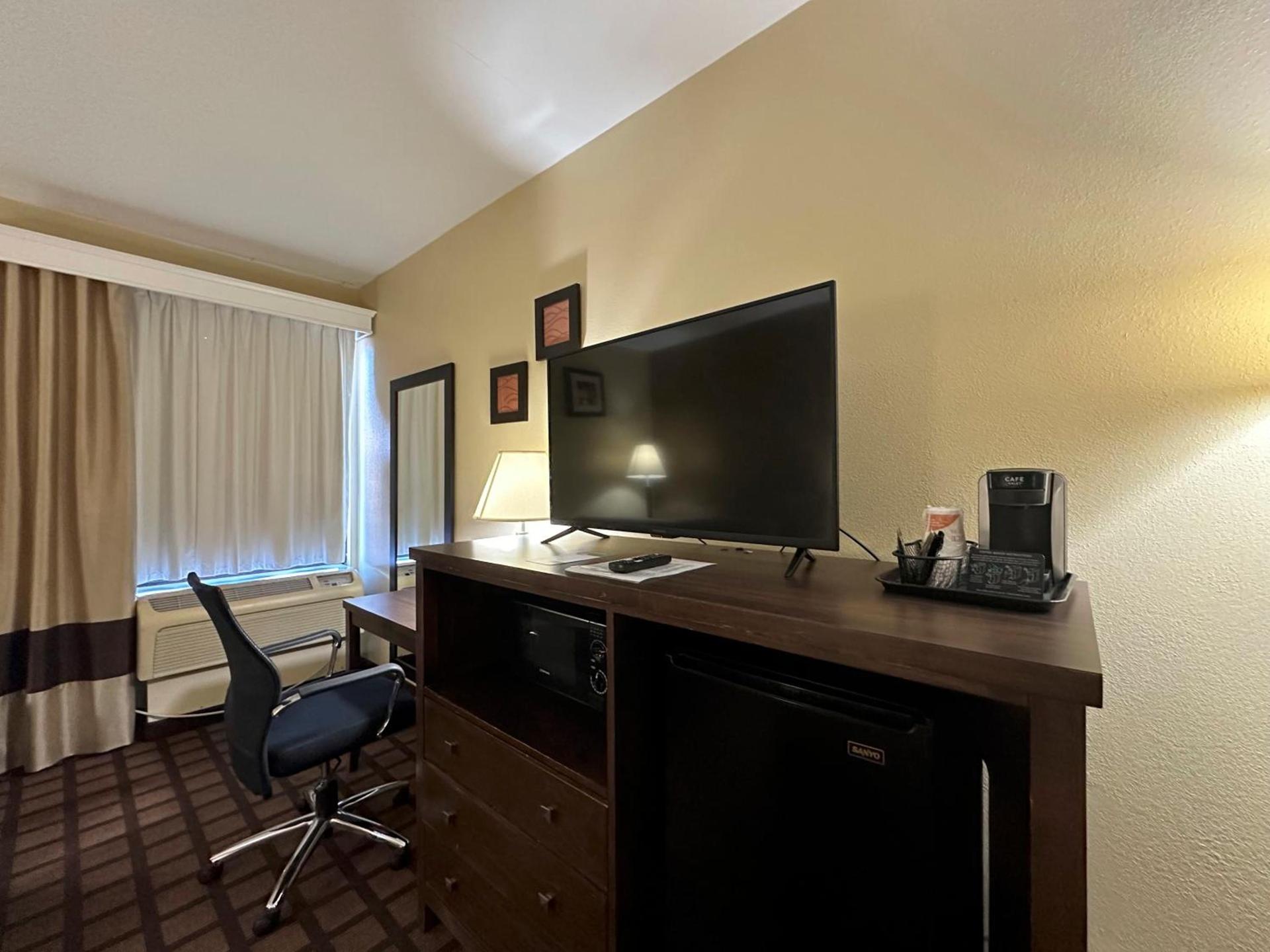 Quality Inn Perryville I-55 photo 24
