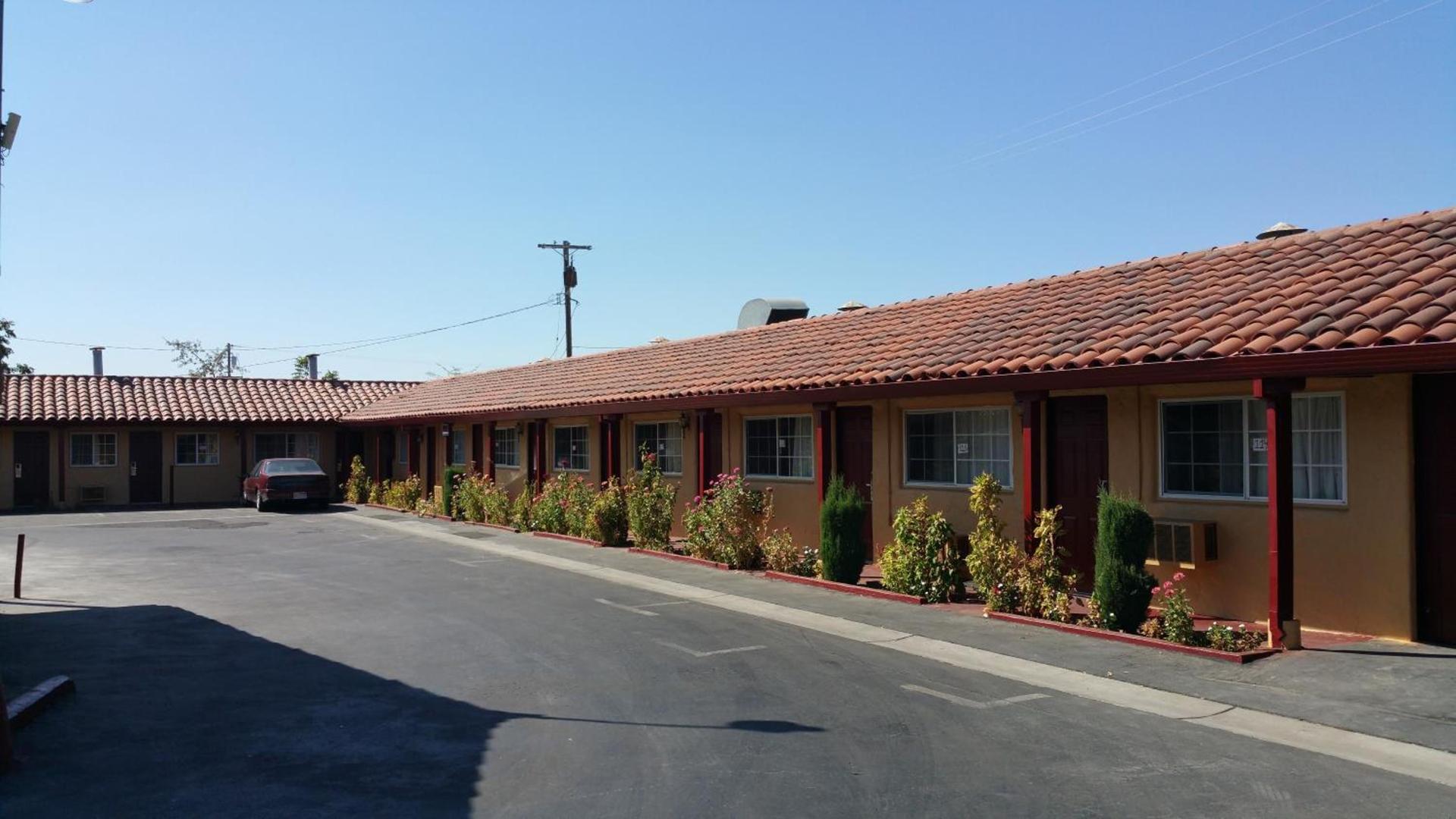 Slumber Motel photo 10