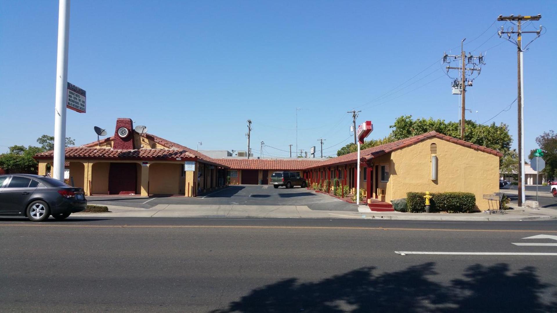 Slumber Motel photo 9