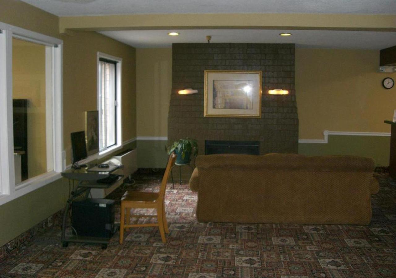 Norwood Inn Minneapolis Roseville photo 10