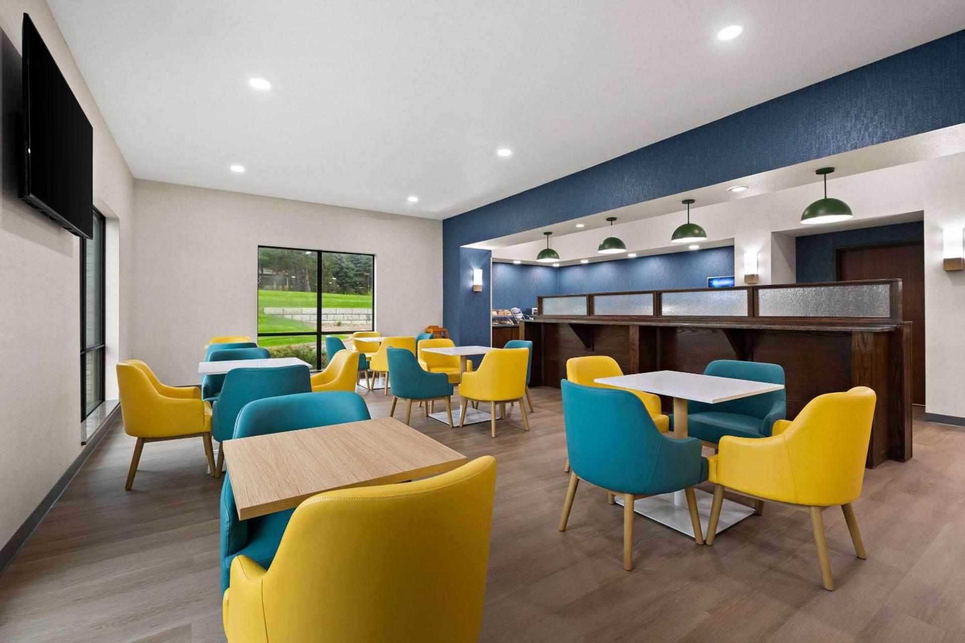 Comfort Suites Hudson I-94 photo 29