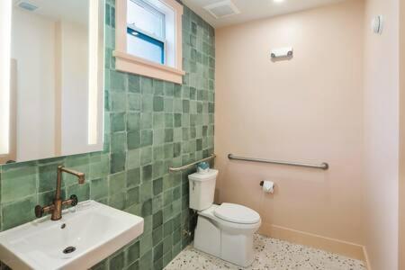 Green Room at the Grand Maloney photo 9
