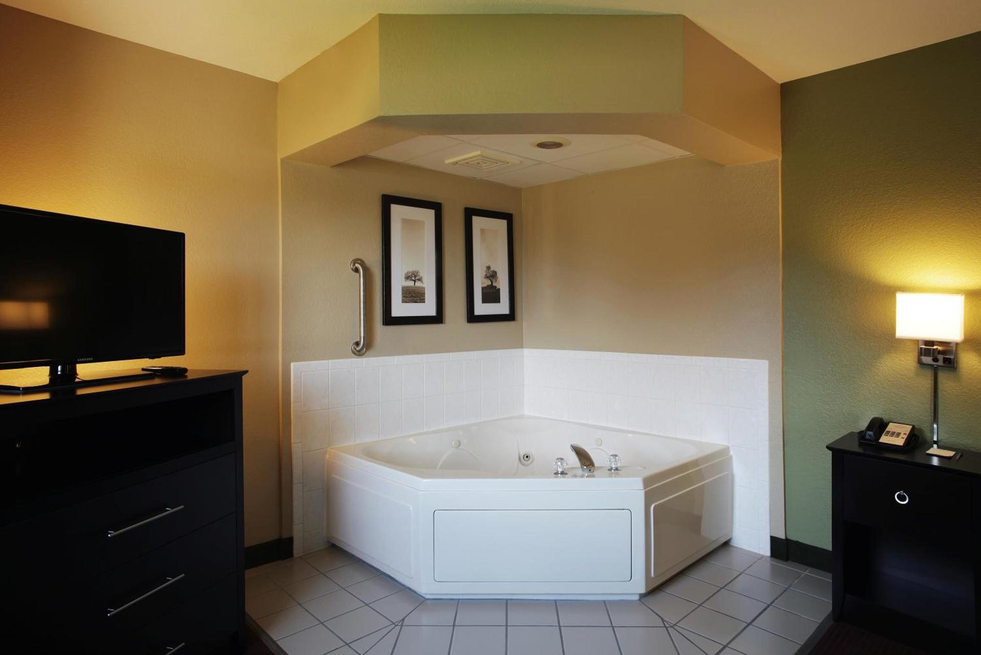 AmericInn by Wyndham Okoboji photo 52