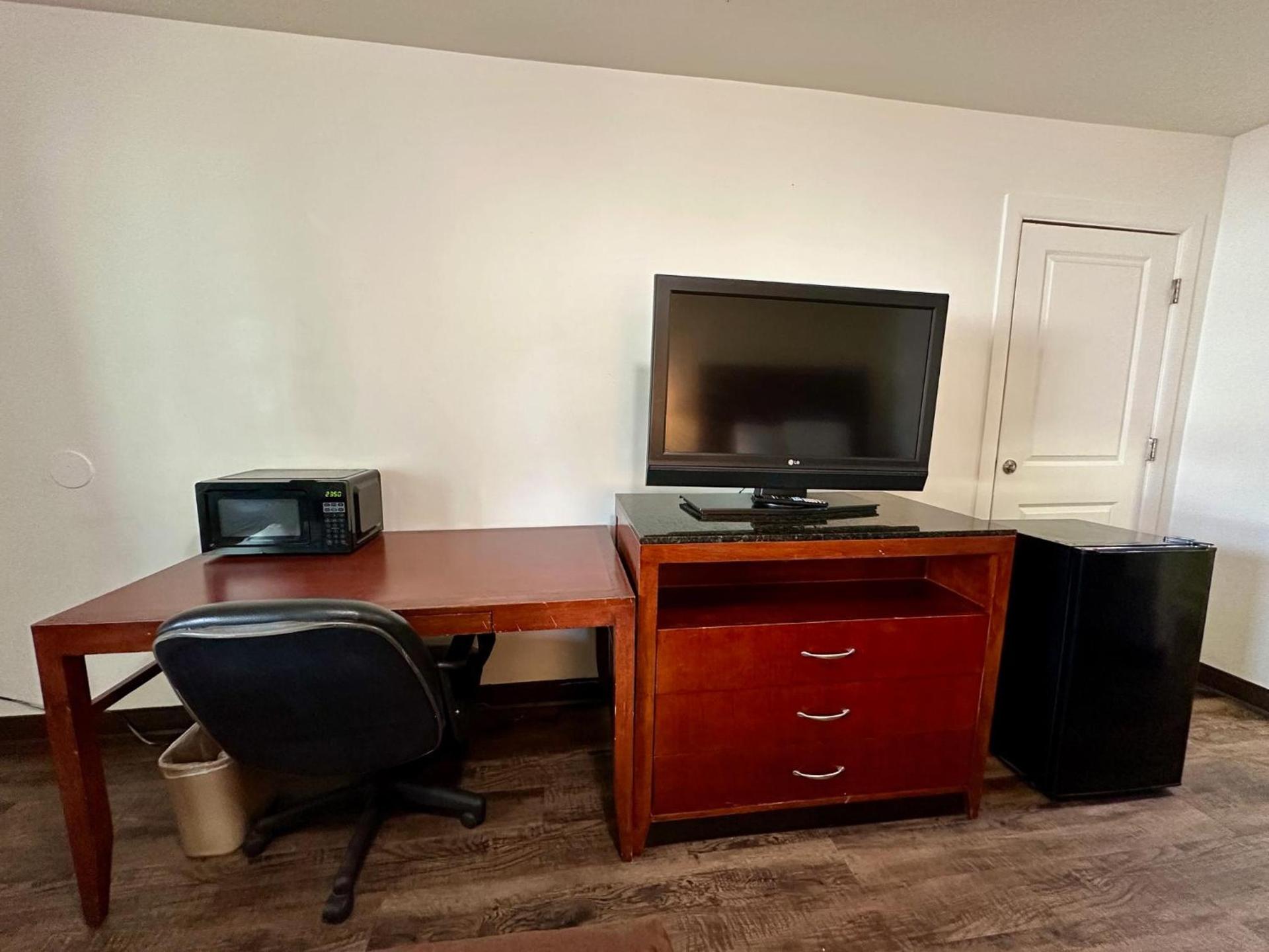 Desert Sands Inn & Suites photo 24