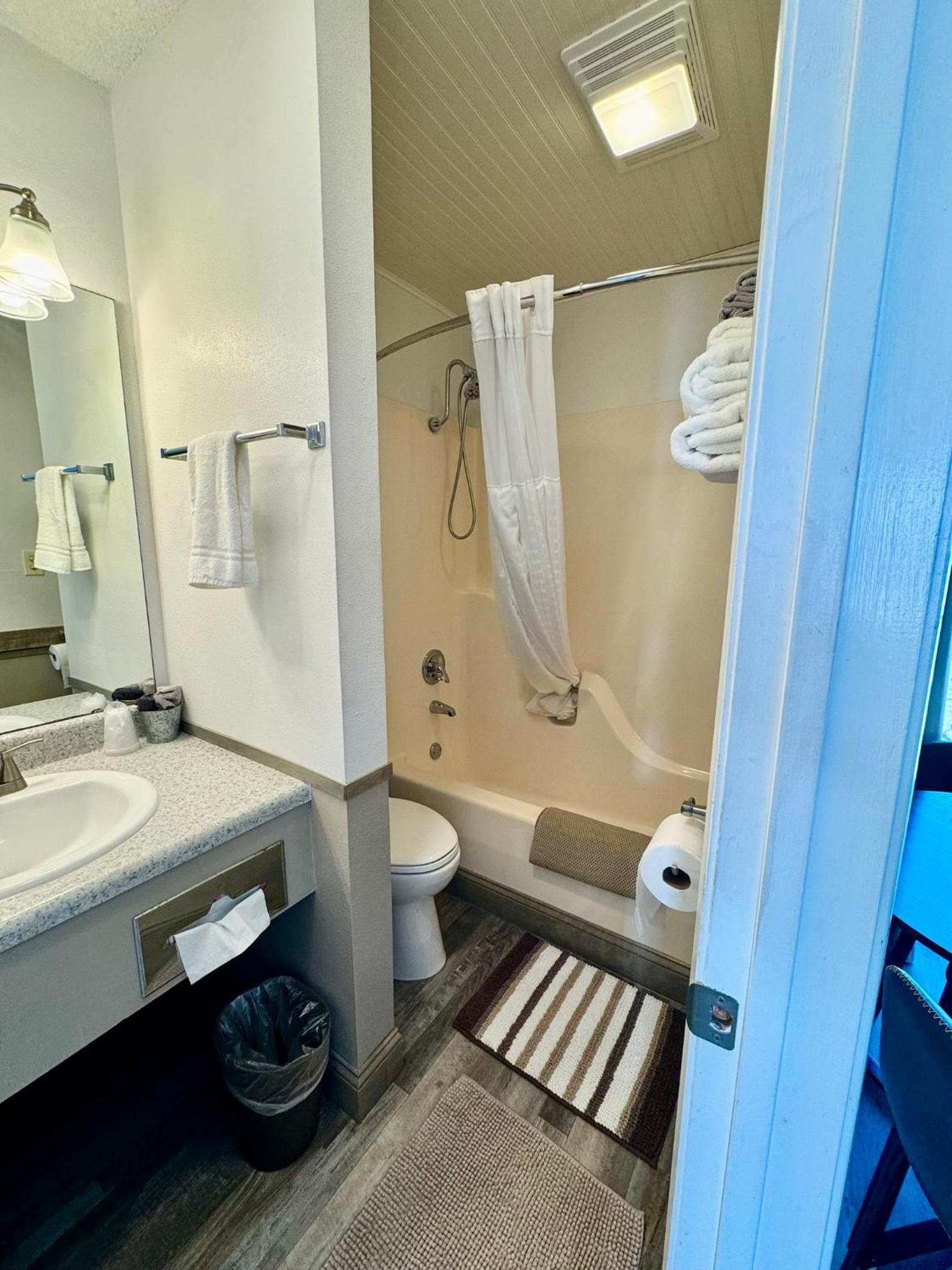 Mountain View Guest Motel photo 28