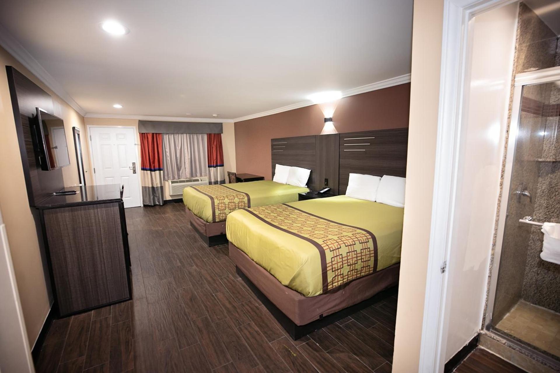 Rodeway Inn & Suites Bellflower photo 29
