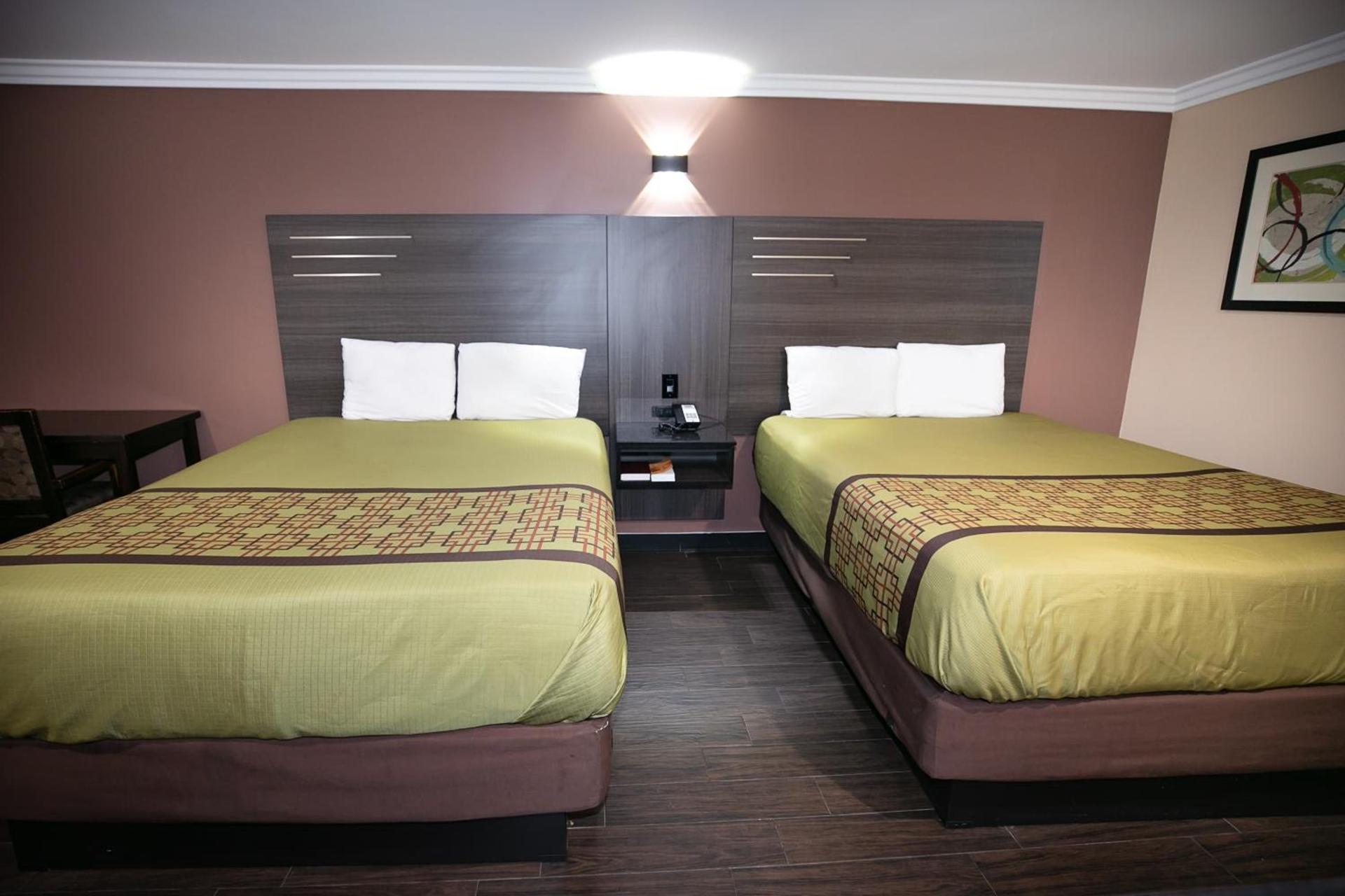 Rodeway Inn & Suites Bellflower photo 72