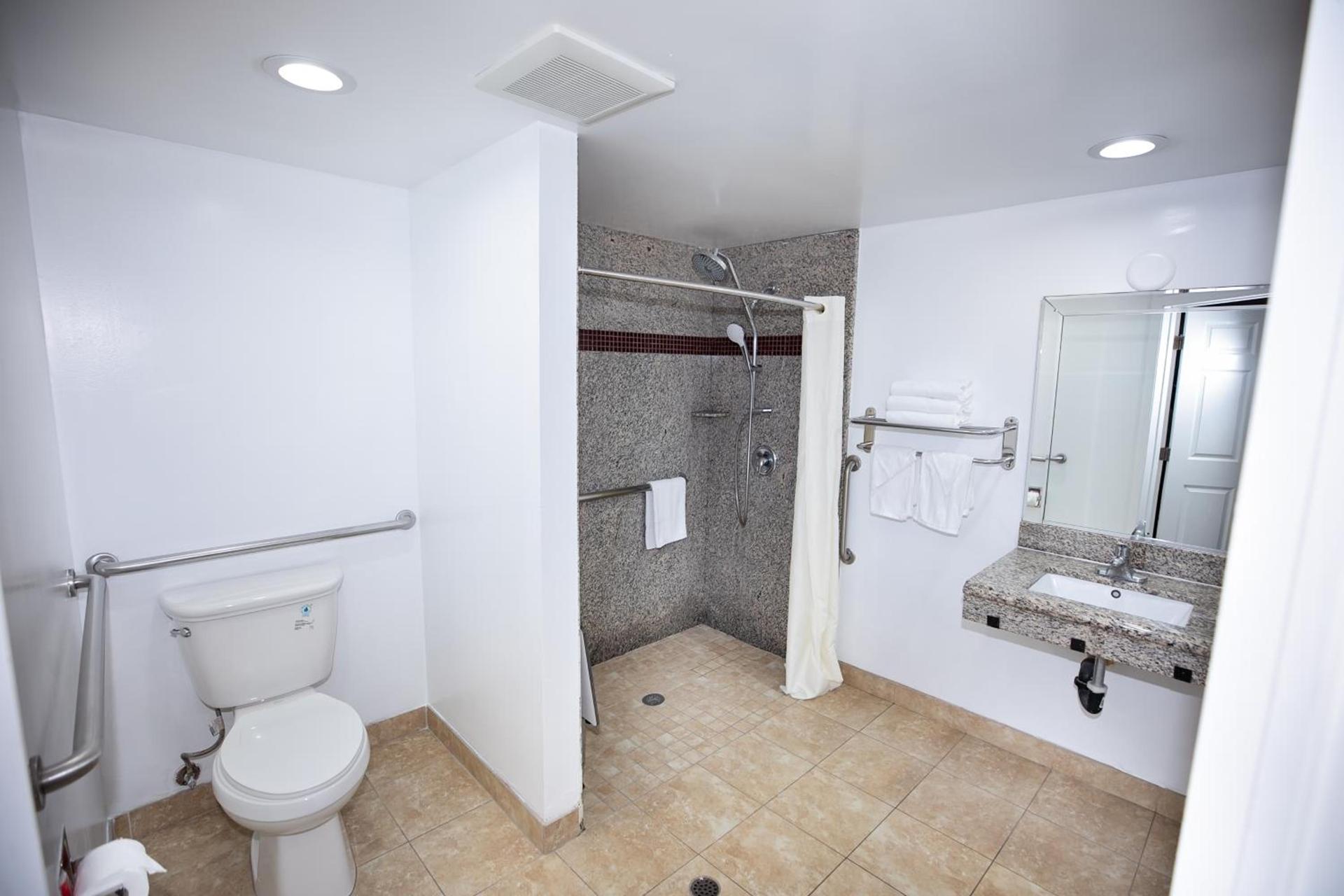 Rodeway Inn & Suites Bellflower photo 80