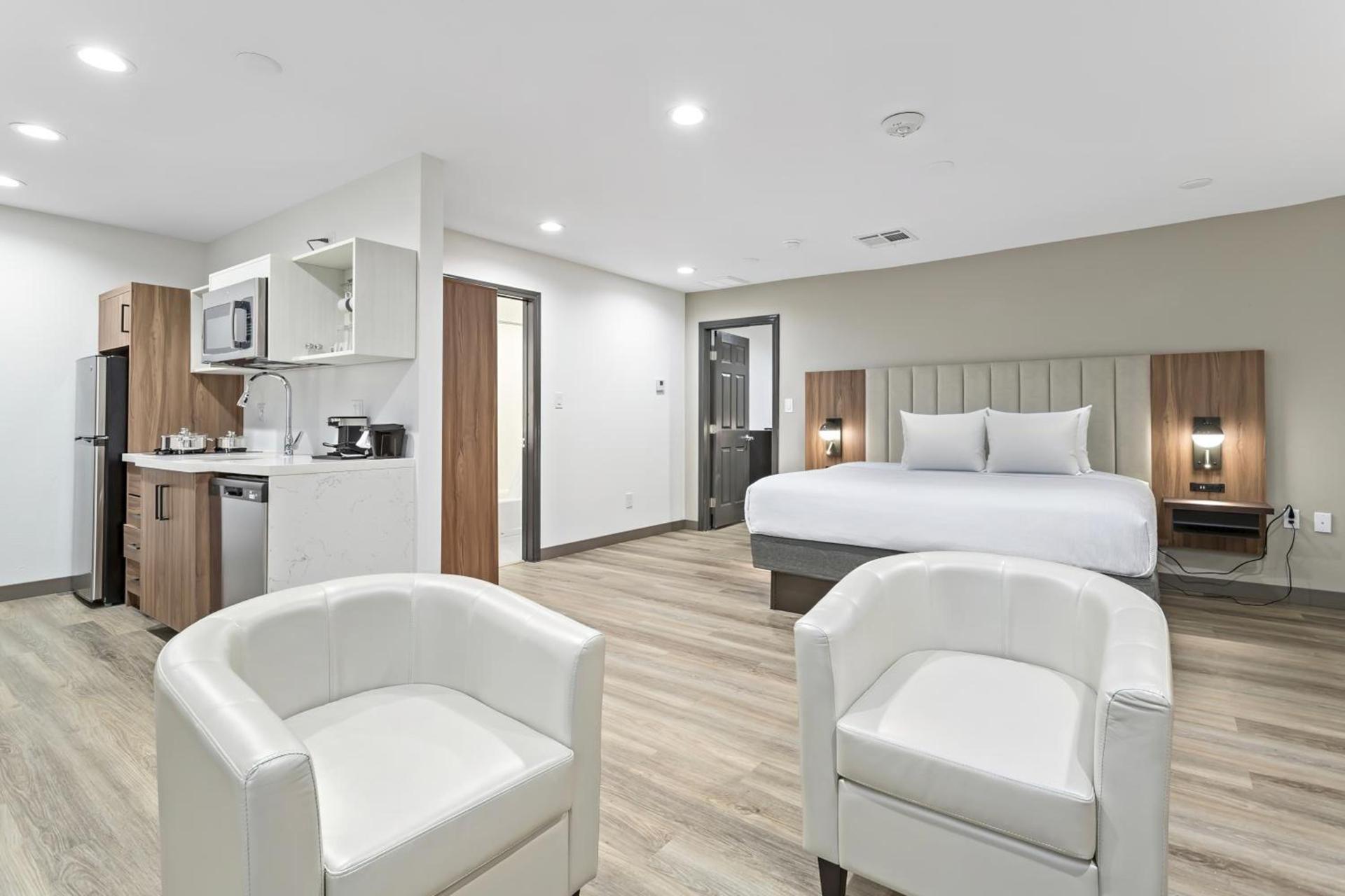 Baymont by Wyndham Beaumont photo 54