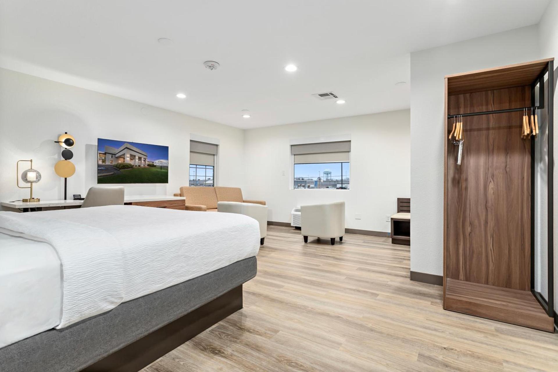 Baymont by Wyndham Beaumont photo 57